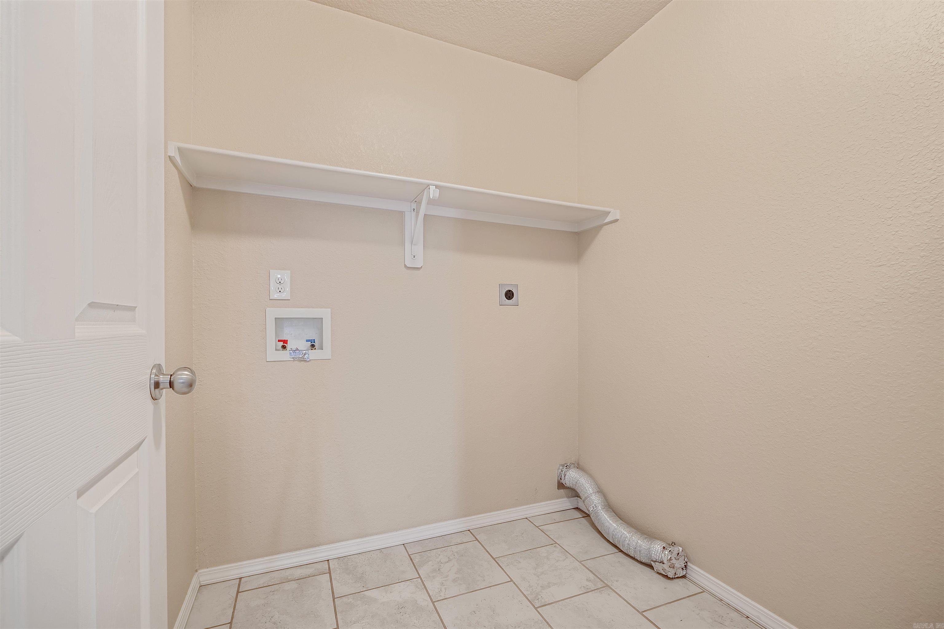 STONEHENGE PLACE - Residential