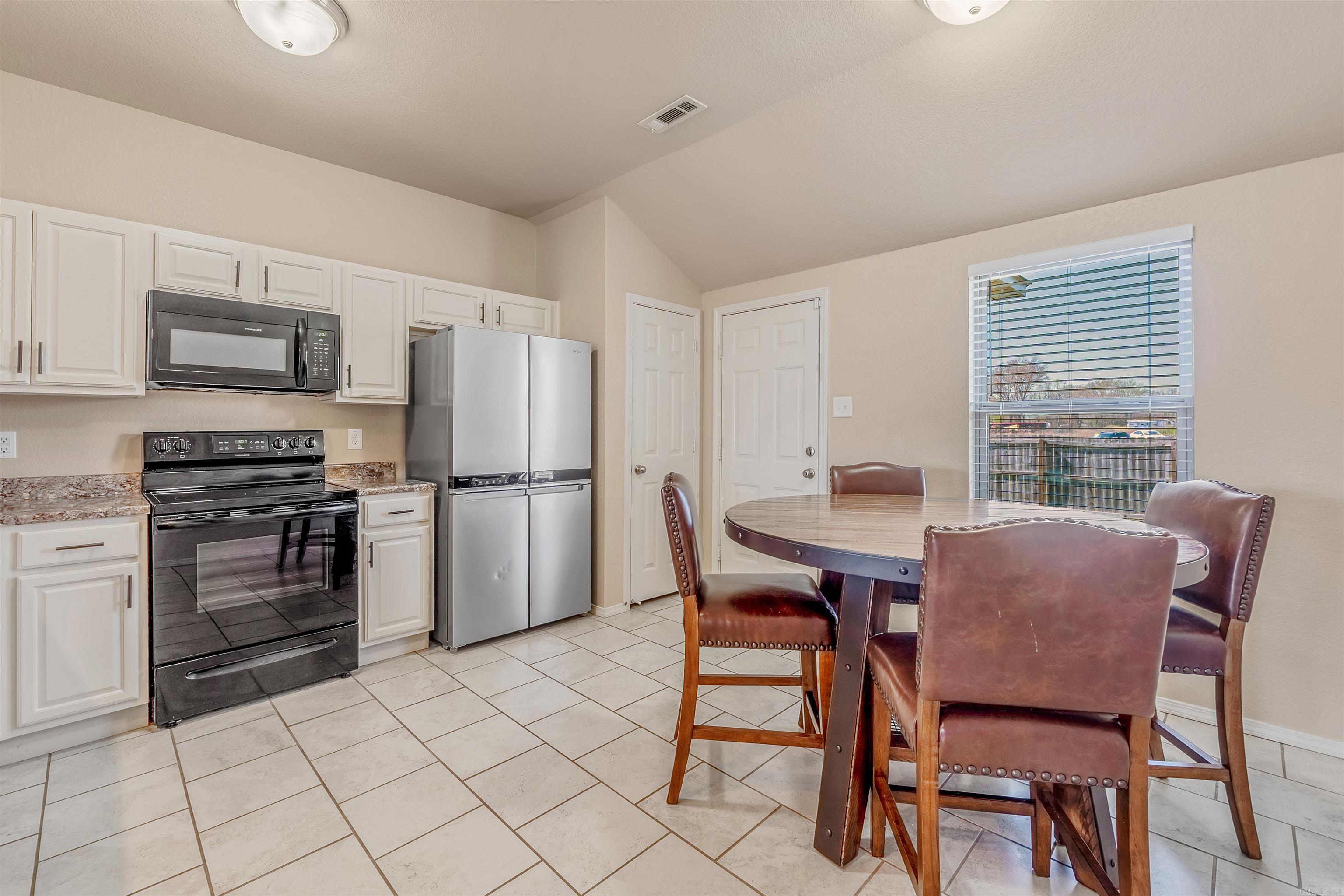 STONEHENGE PLACE - Residential