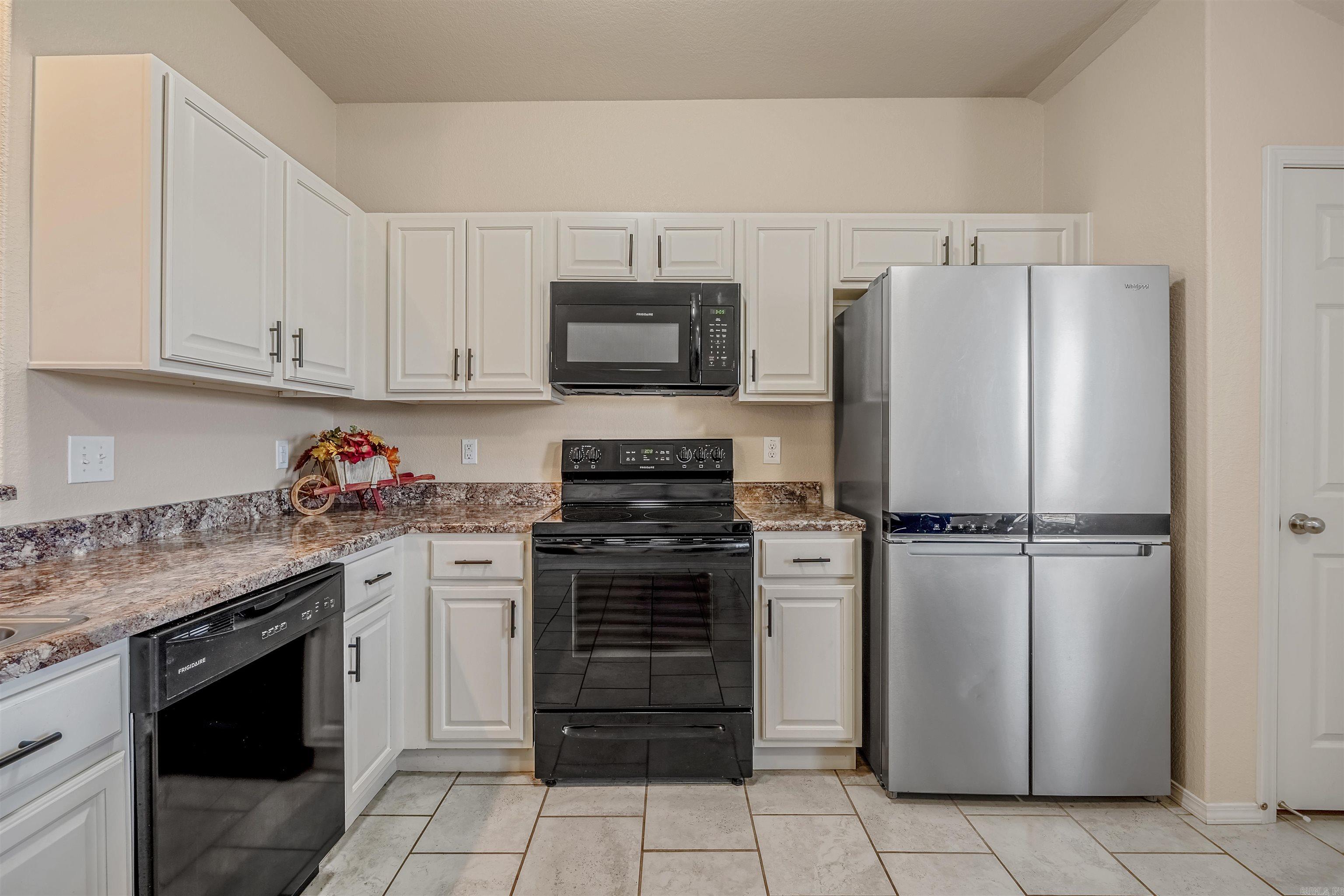 STONEHENGE PLACE - Residential