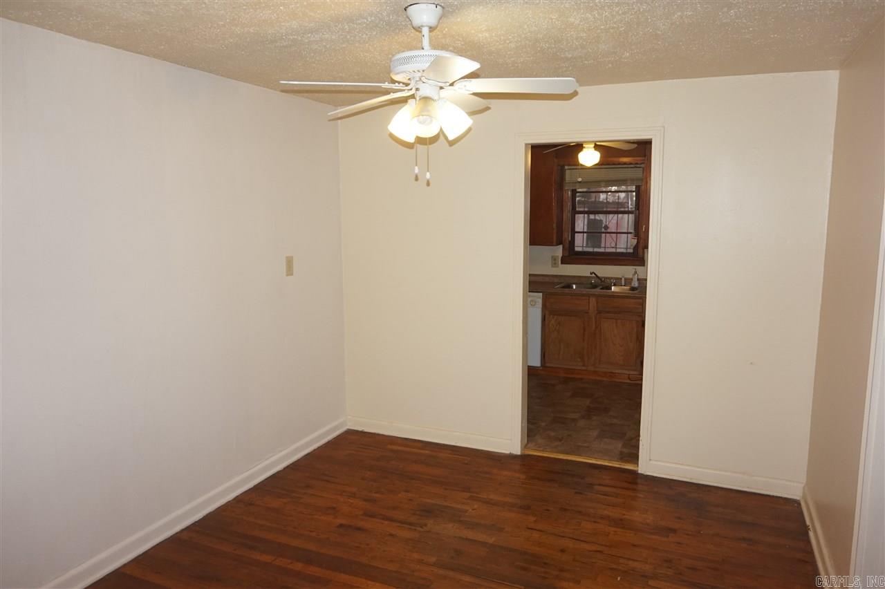 John Barrow L-11 - Residential Lease