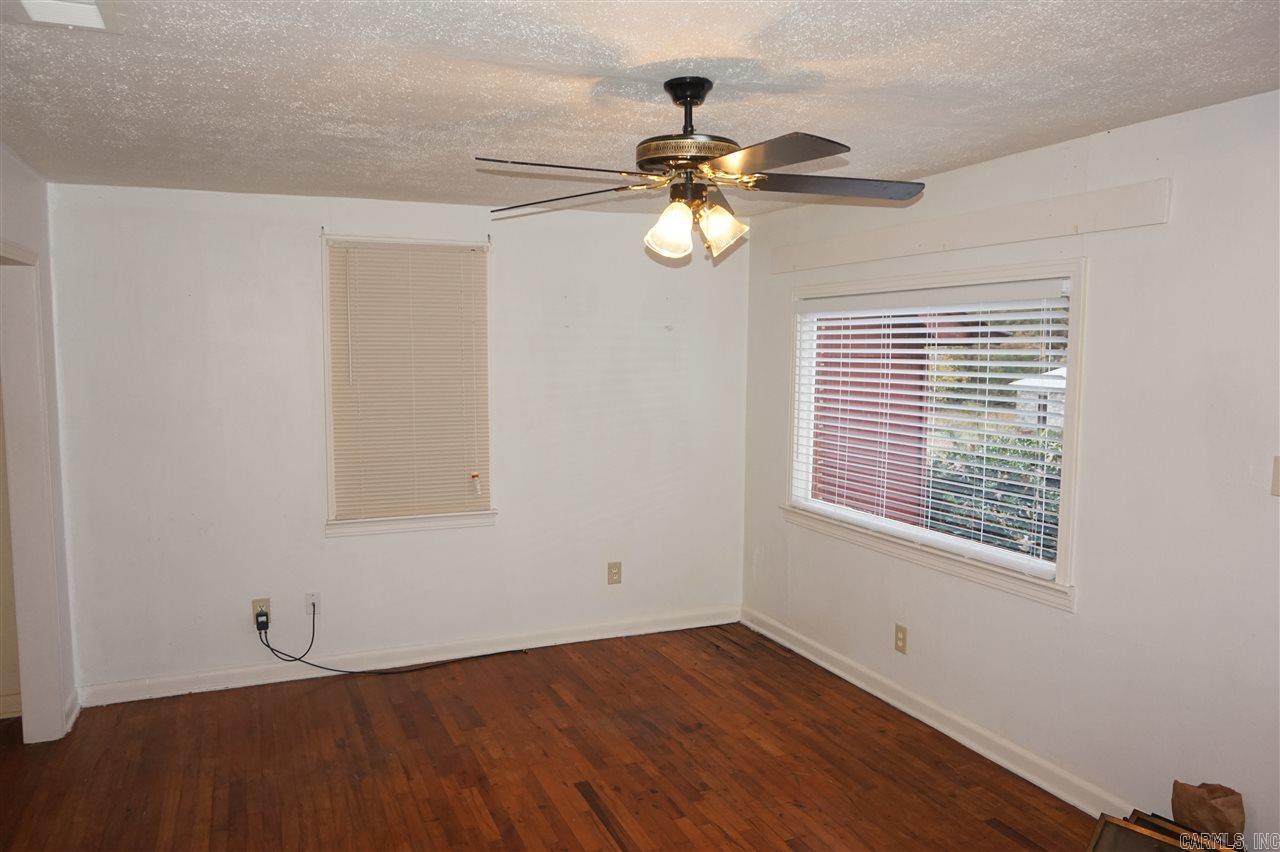 John Barrow L-11 - Residential Lease