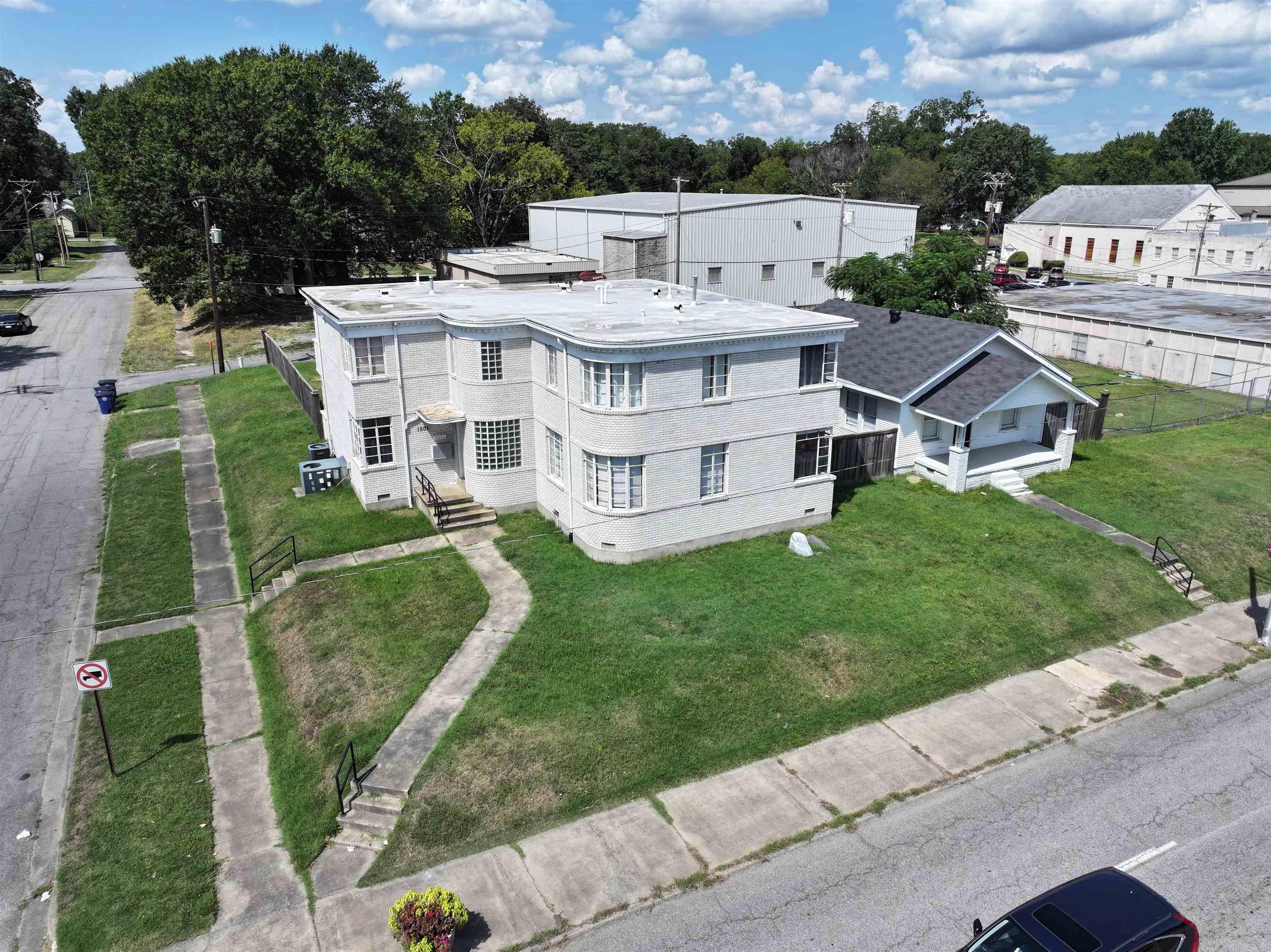 1501 Main Street is a fully renovated fourplex; all units are short-term rentals. 1503 Main Street is fully renovated and operating as a short-term rental. 1500 Maple Street needs a TOTAL renovation ā prime value-add opportunity. Located 1.1 miles from Simmons Bank Arena and a few blocks north of the Historic Argenta Arts District, which is home to Dickey-Stephens Park, the Argenta Contemporary Theatre, and local bars, restaurants, and entertainment venues.
