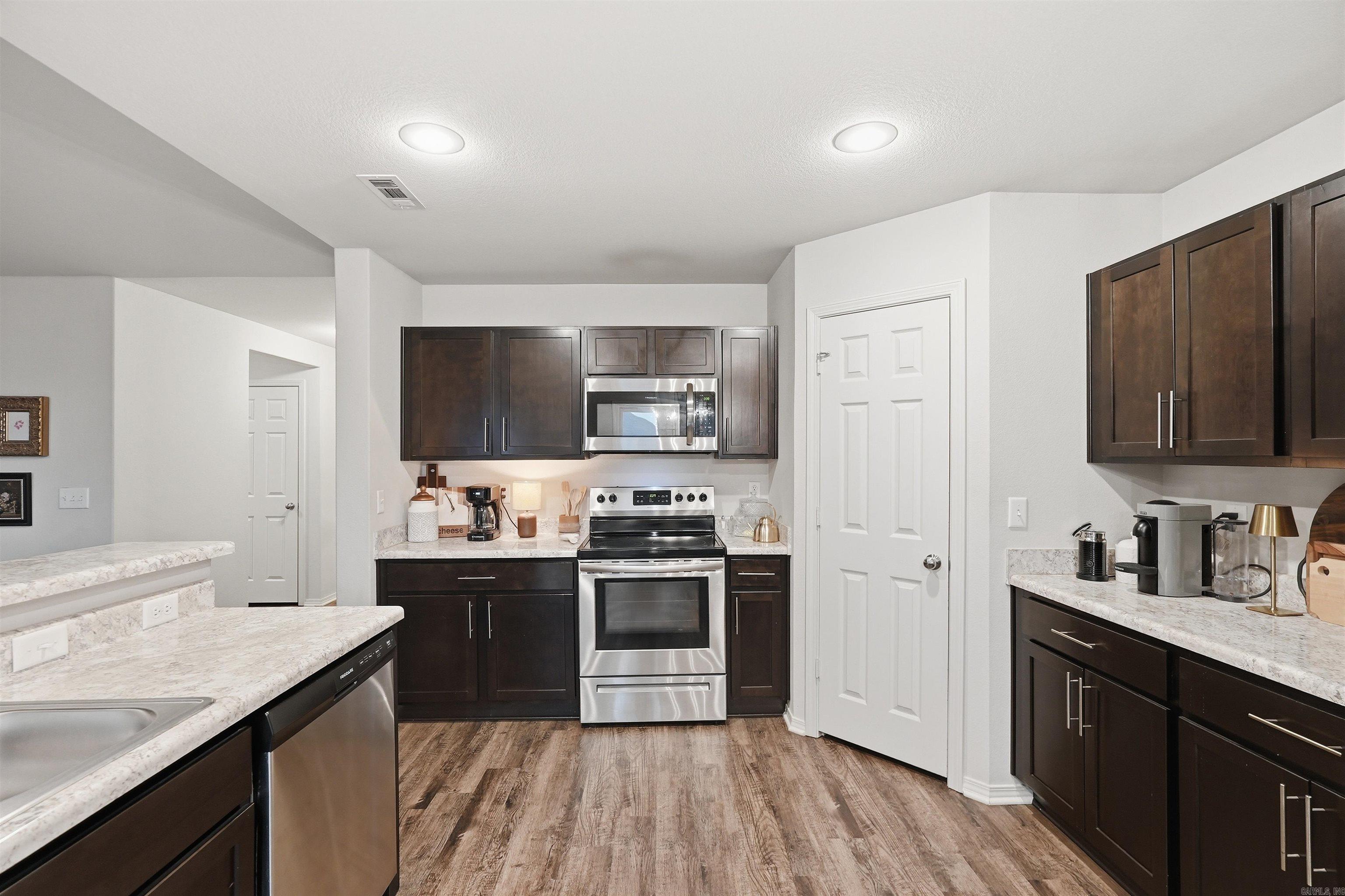 PARKWAY MEADOWS - Residential