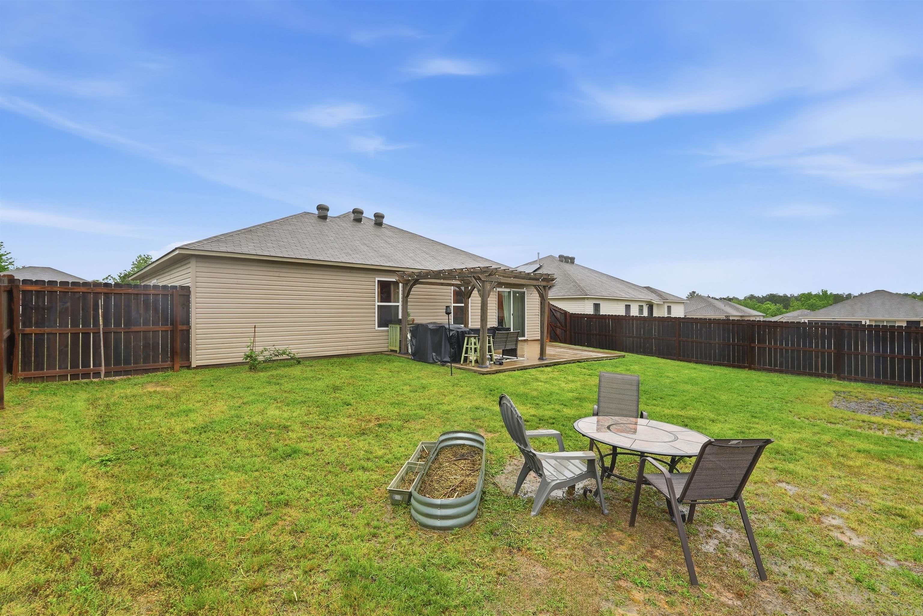 PARKWAY MEADOWS - Residential