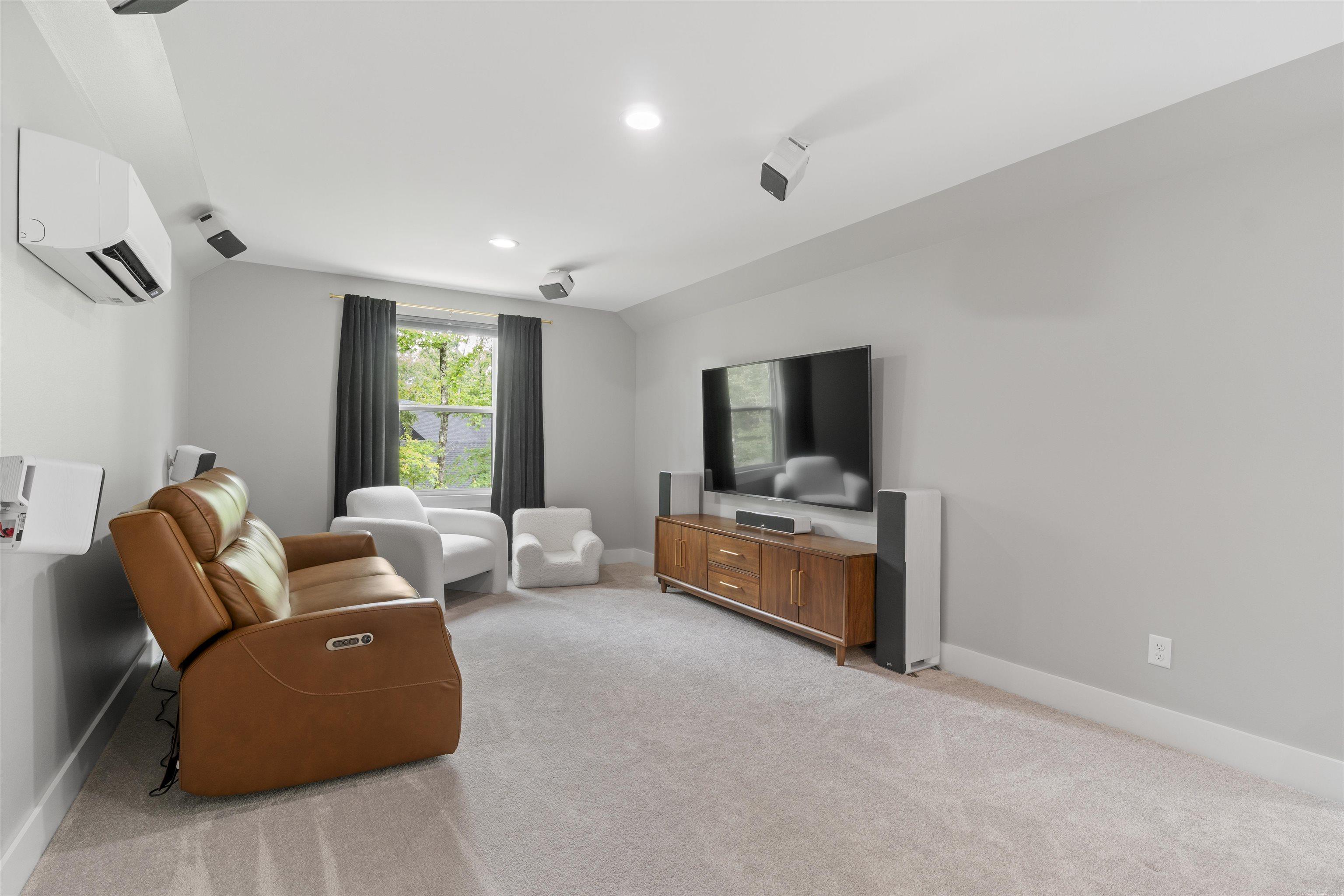 HAZEL OAK - Residential