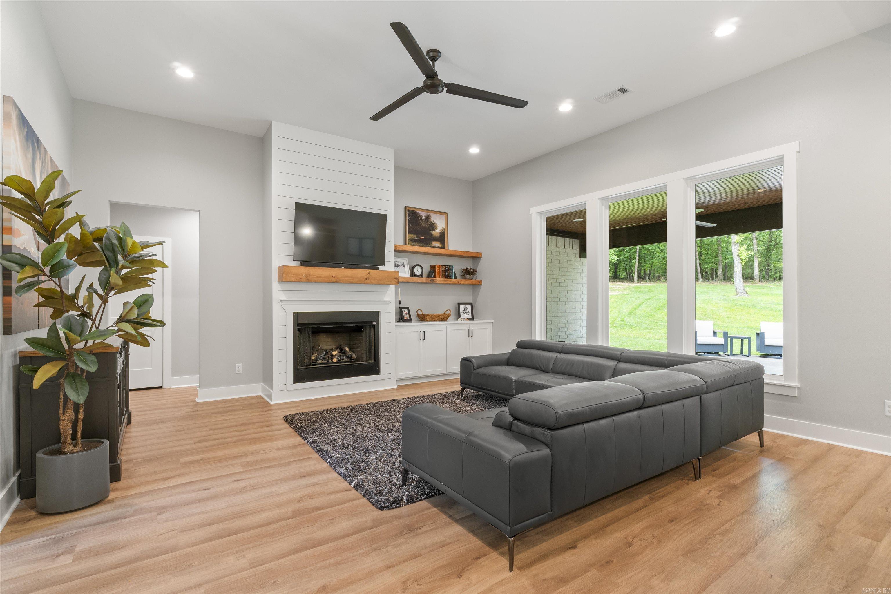 HAZEL OAK - Residential