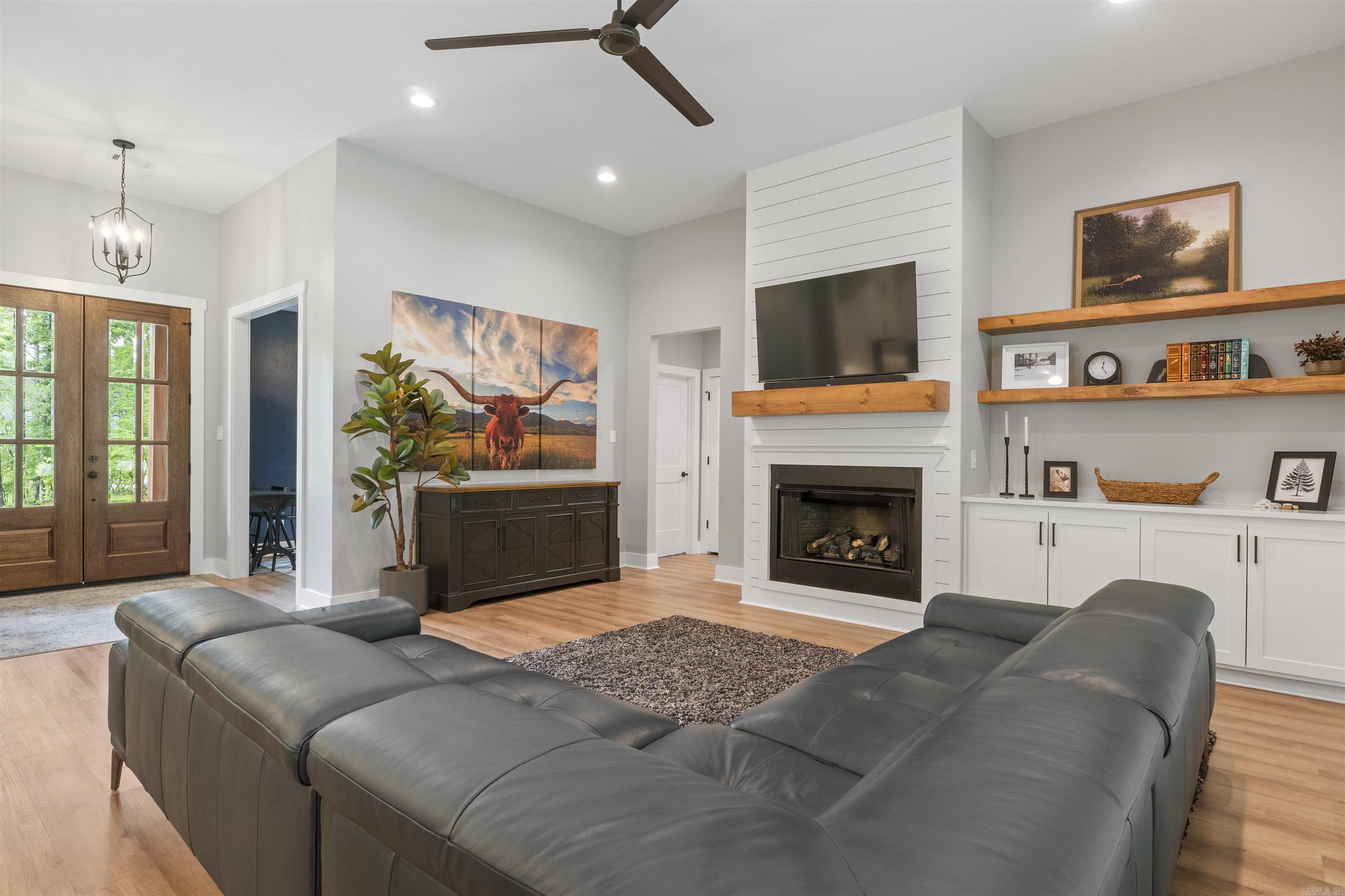 HAZEL OAK - Residential