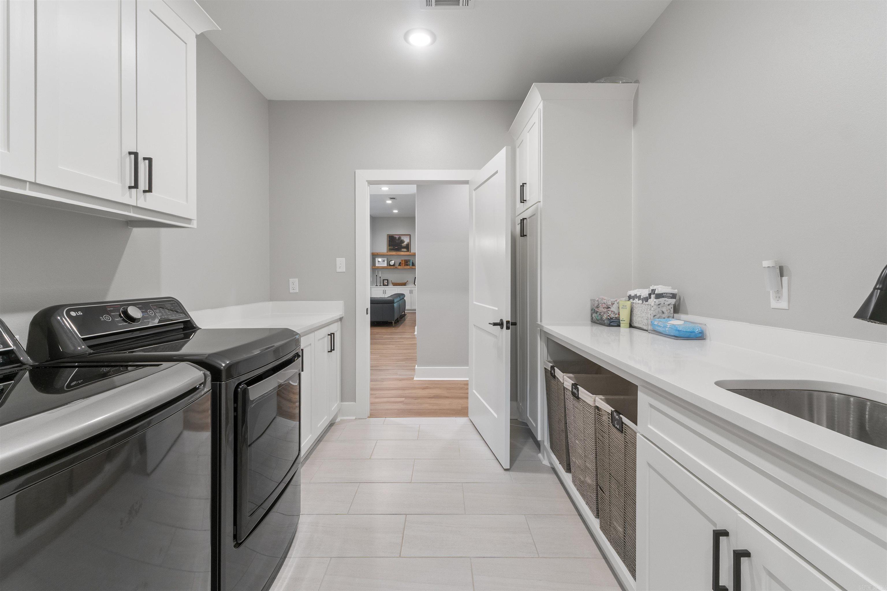 HAZEL OAK - Residential