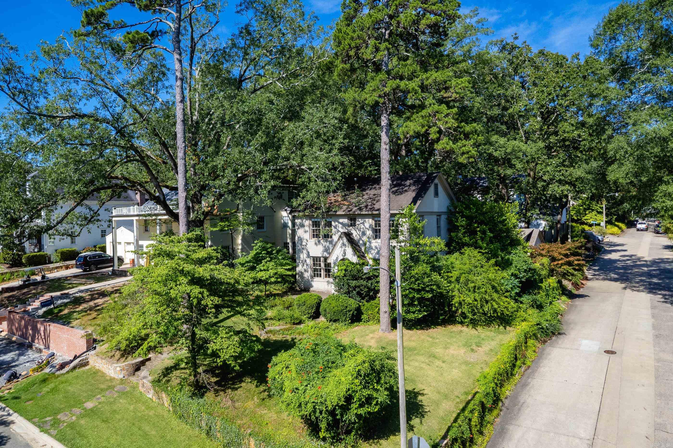 SHADOWLAWN - Residential