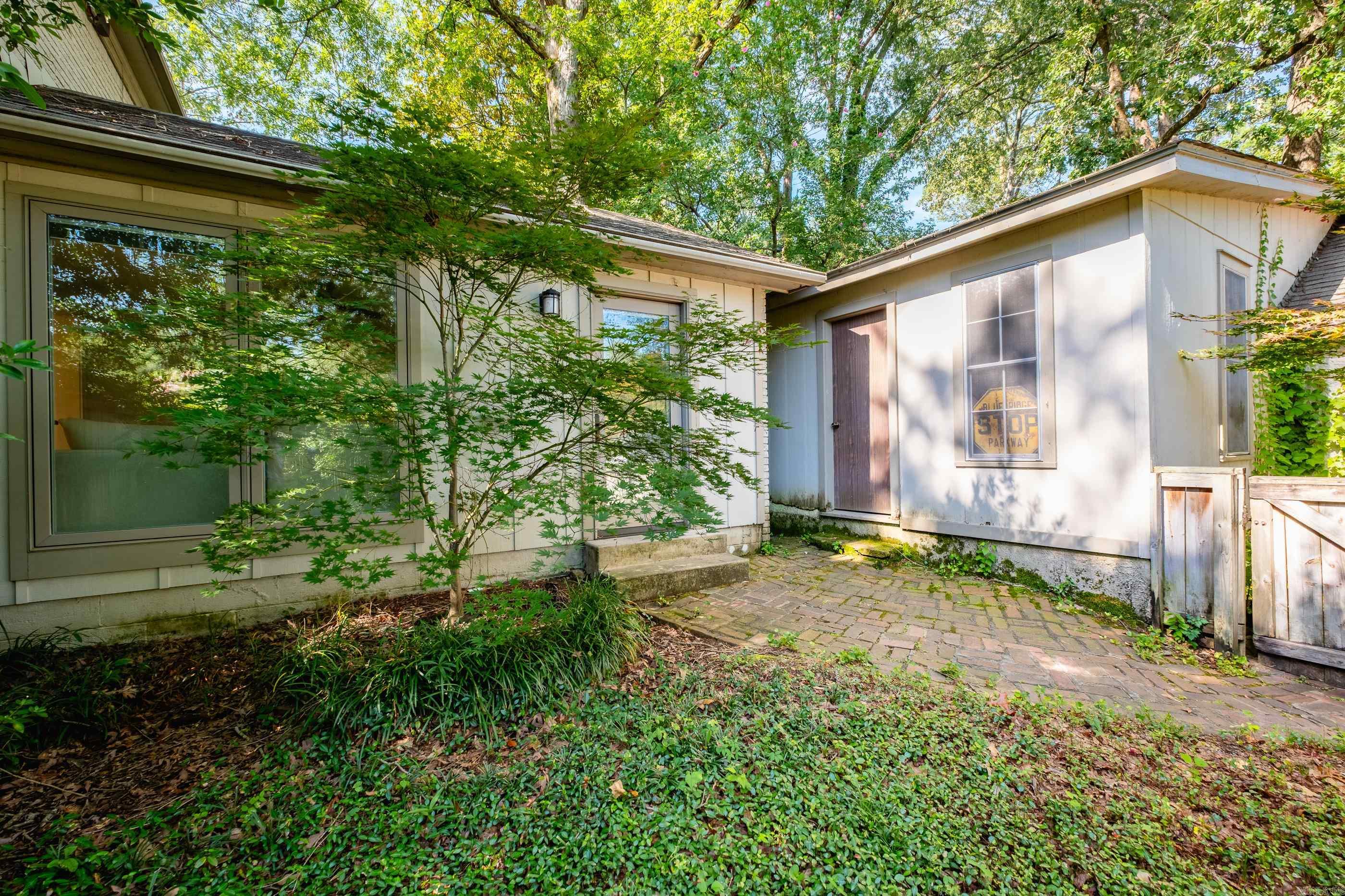 SHADOWLAWN - Residential