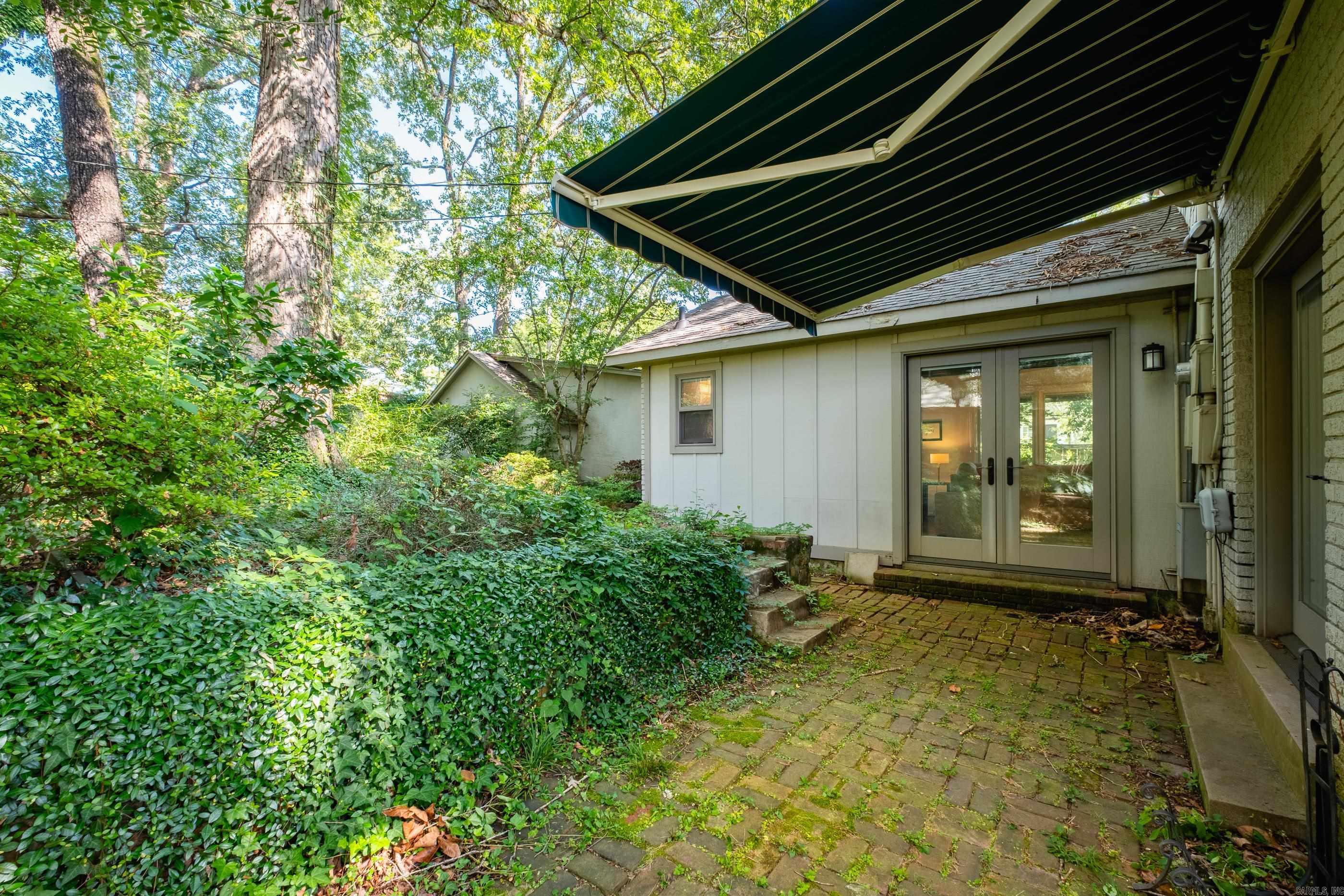 SHADOWLAWN - Residential