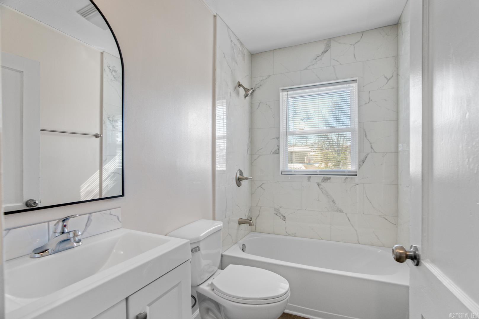 MORGAN-LOH - Residential