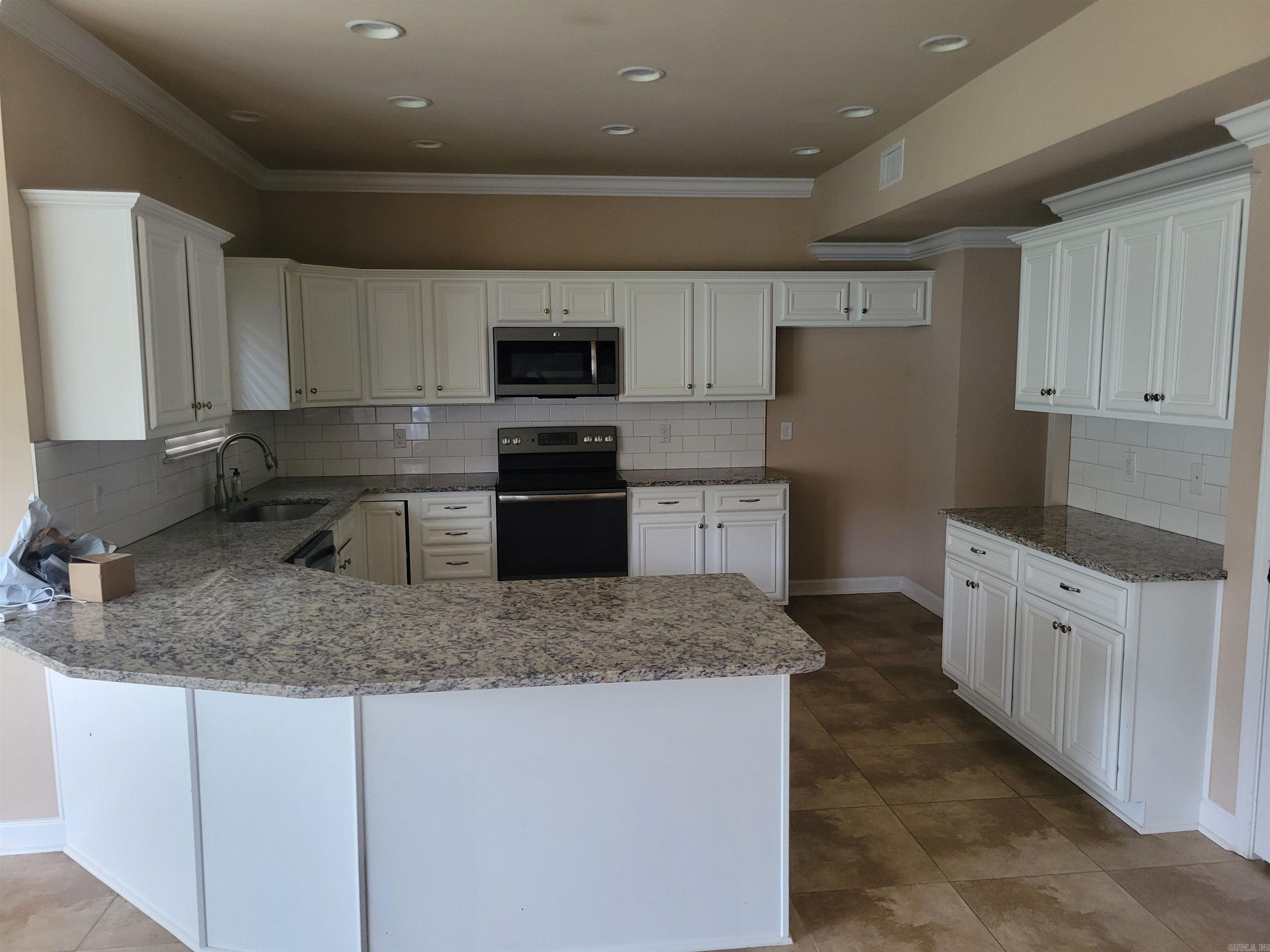 HURRICANE LAKE EST - Residential