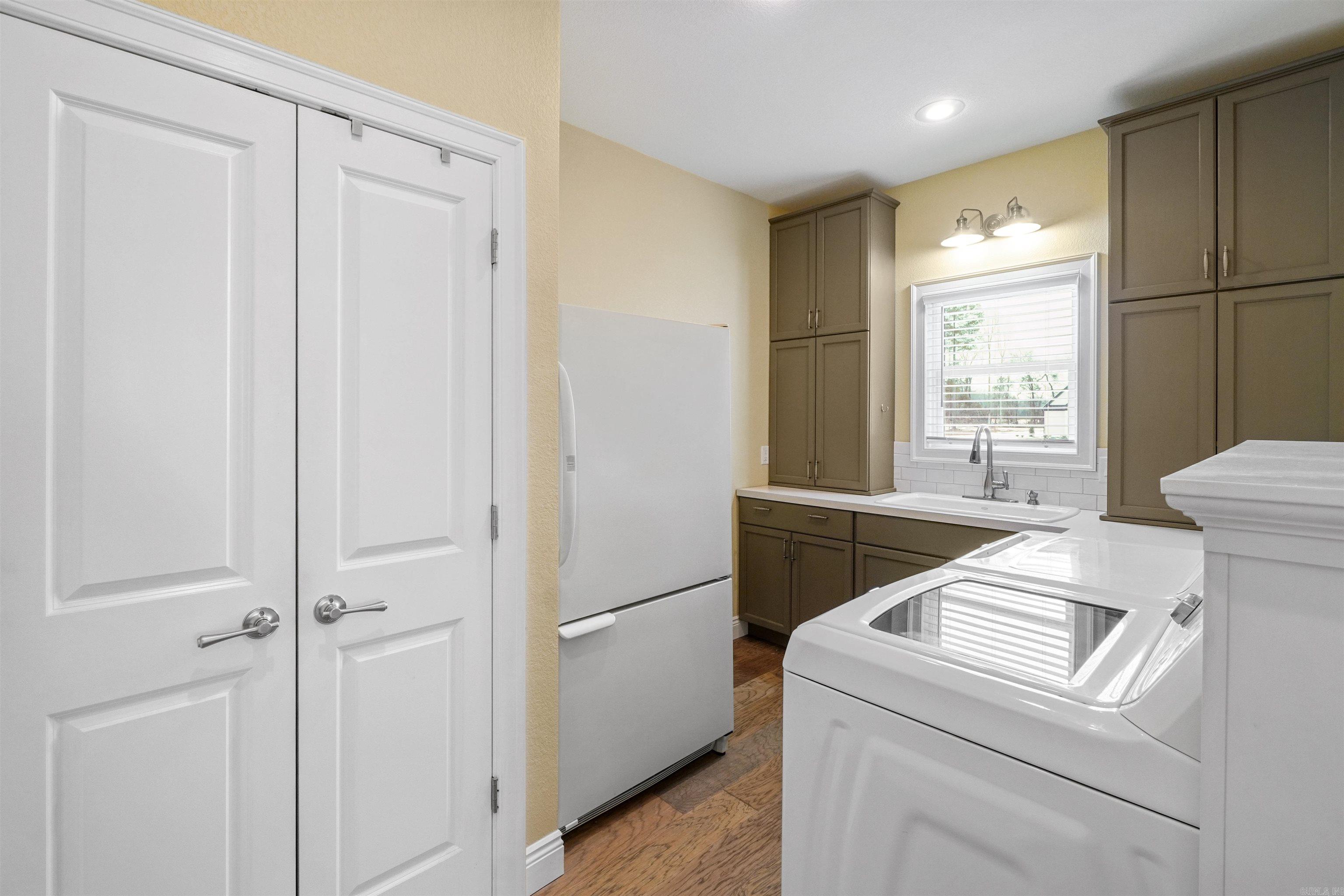 Oak View - Residential