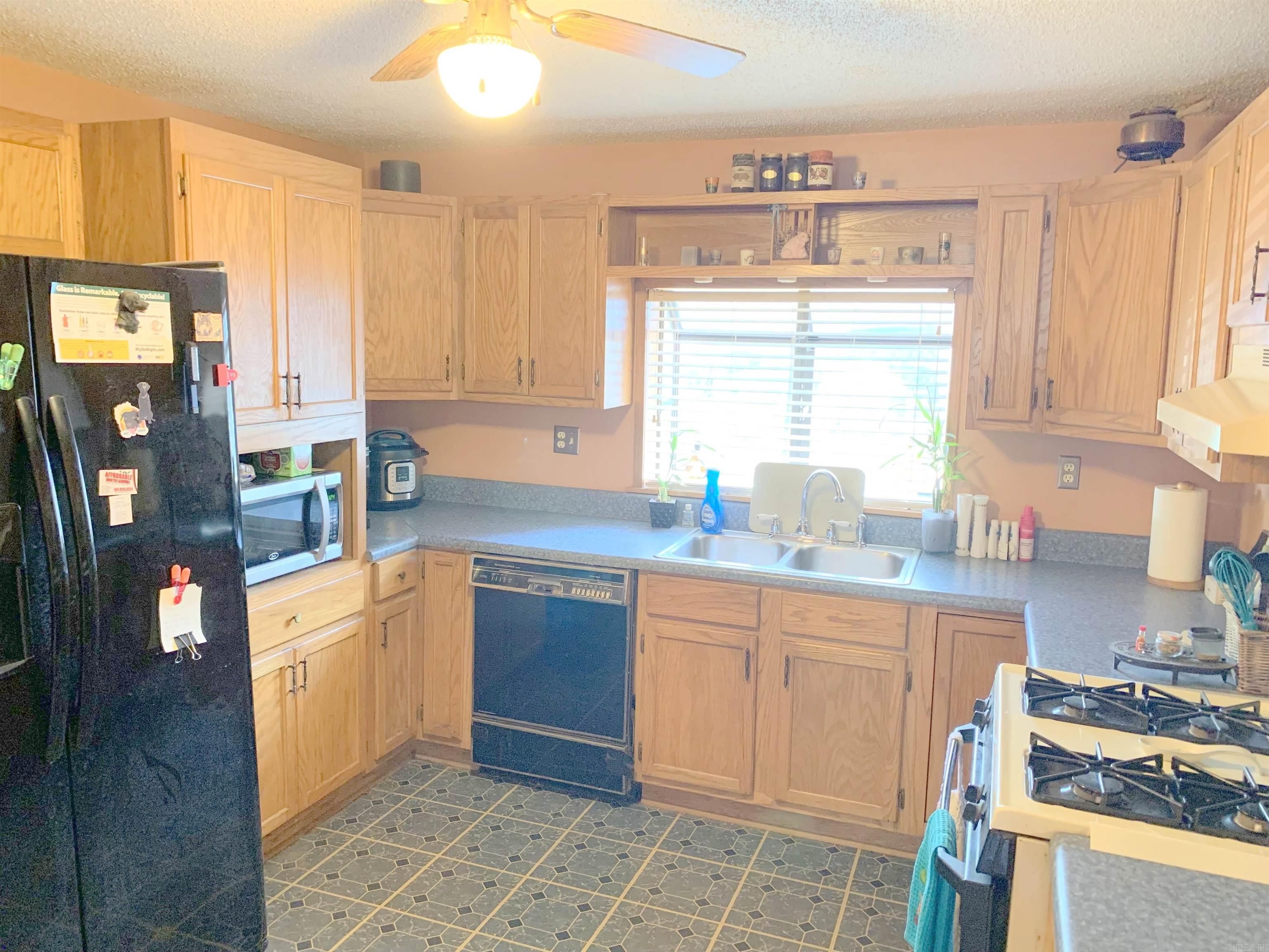 SHACKLEFORD ACRES - Residential