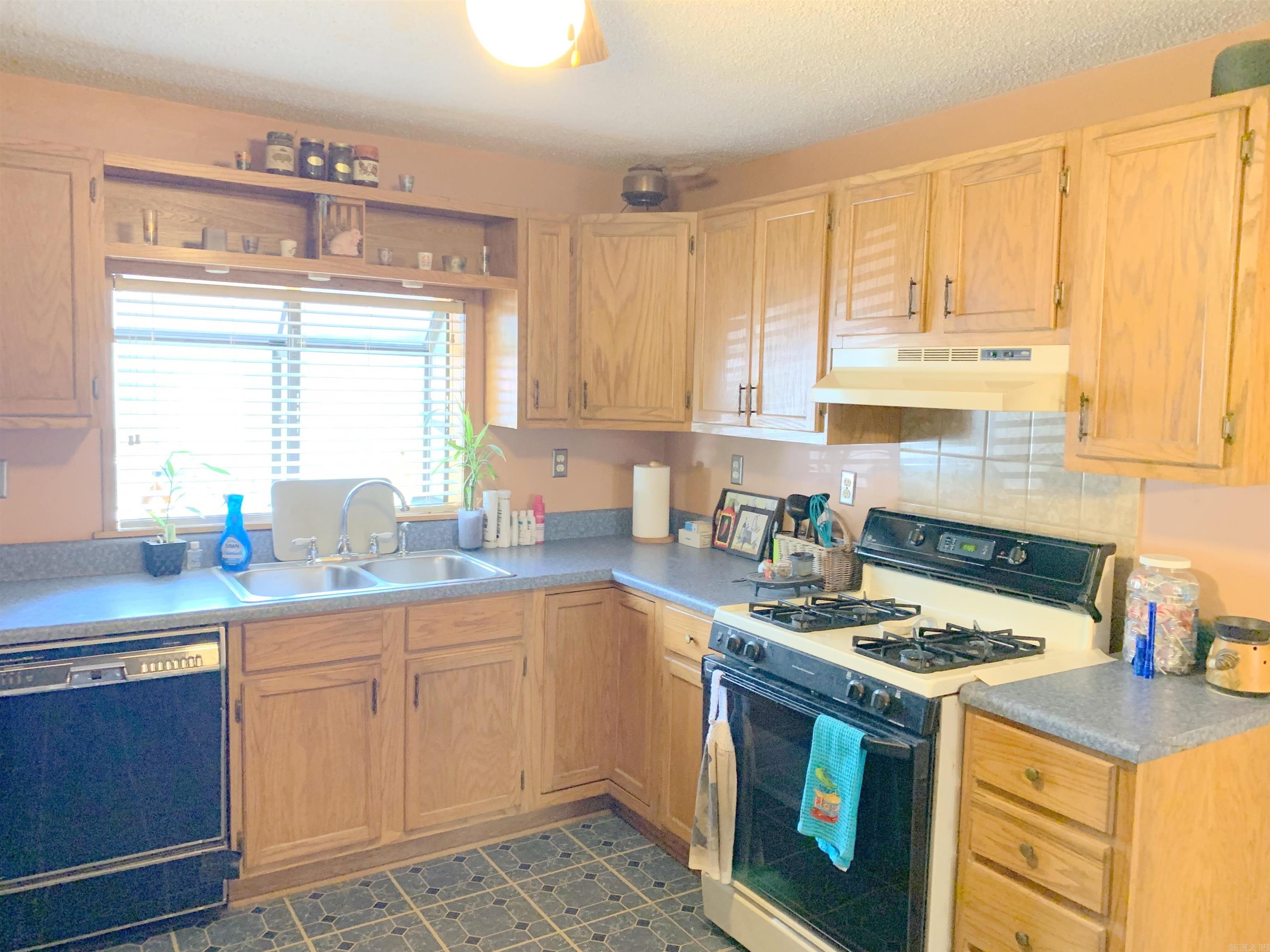 SHACKLEFORD ACRES - Residential