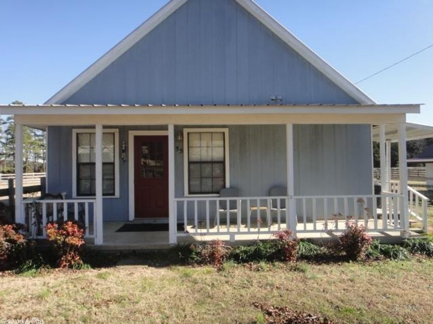 Precious home on a quiet street. 3BR/1BA. Beautiful iron spiral staircase to upstairs BR. Vaulted ceilings give this a spacious feel. Fully furnished with washer, dryer, refrigerator. Move-in ready. Perfect weekend retreat or permanent home. Owner will consider financing. Minutes away from the Little Red River access and Greers Ferry Lake.