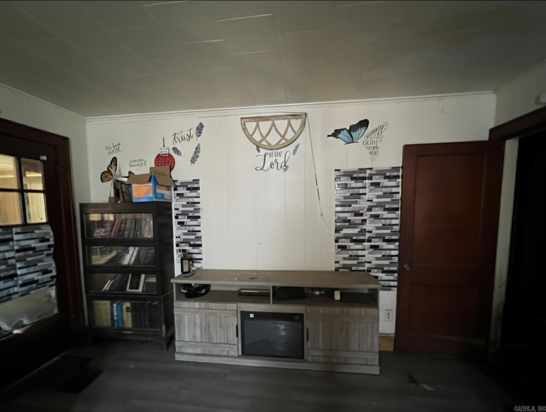 HOLTS INDUSTRIAL - Residential