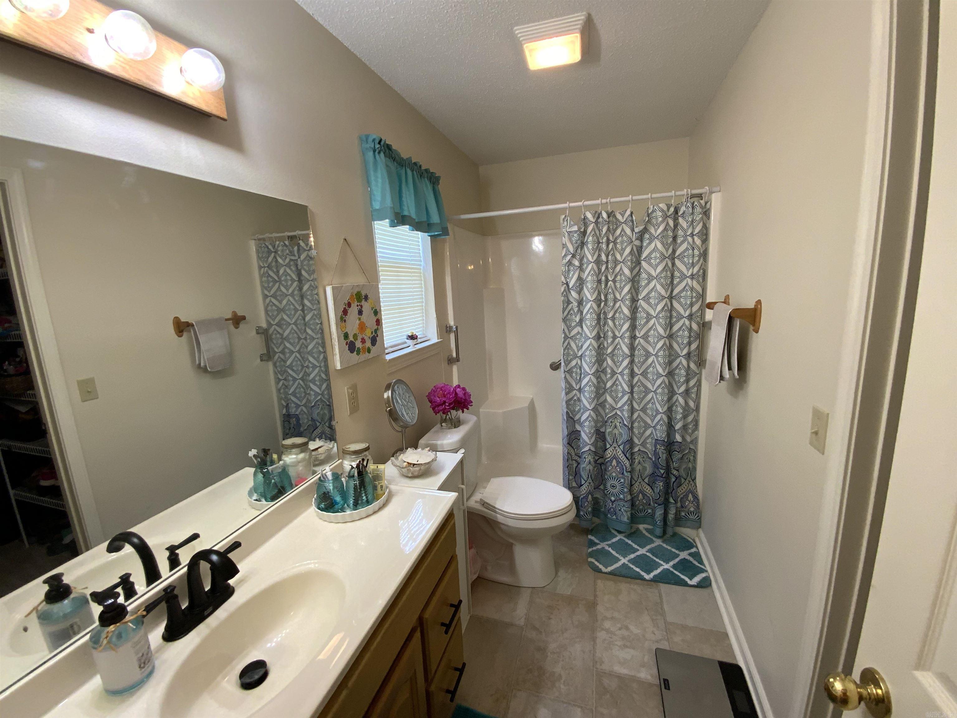 ARROWHEAD VILLAGE - Residential