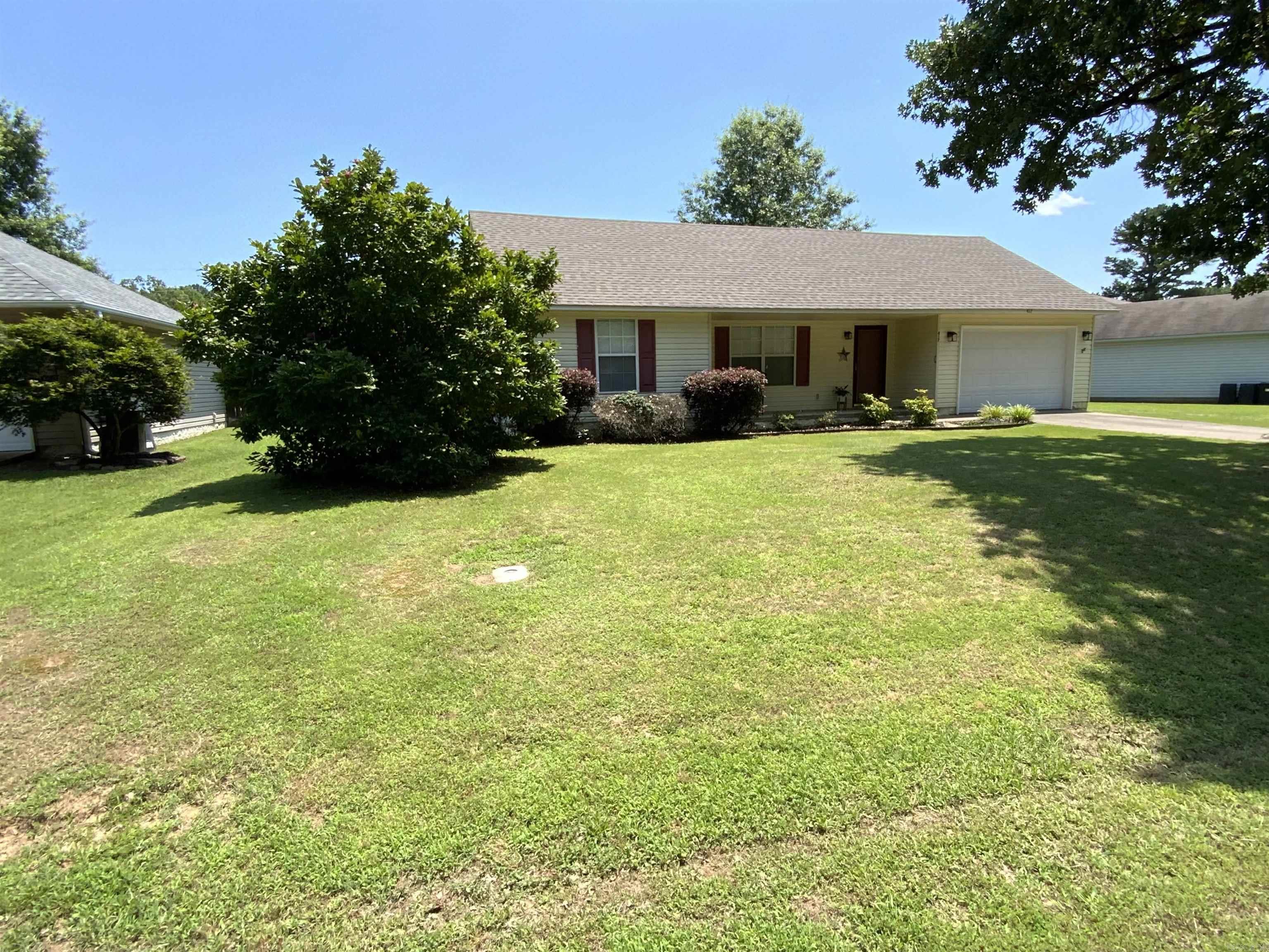 ARROWHEAD VILLAGE - Residential