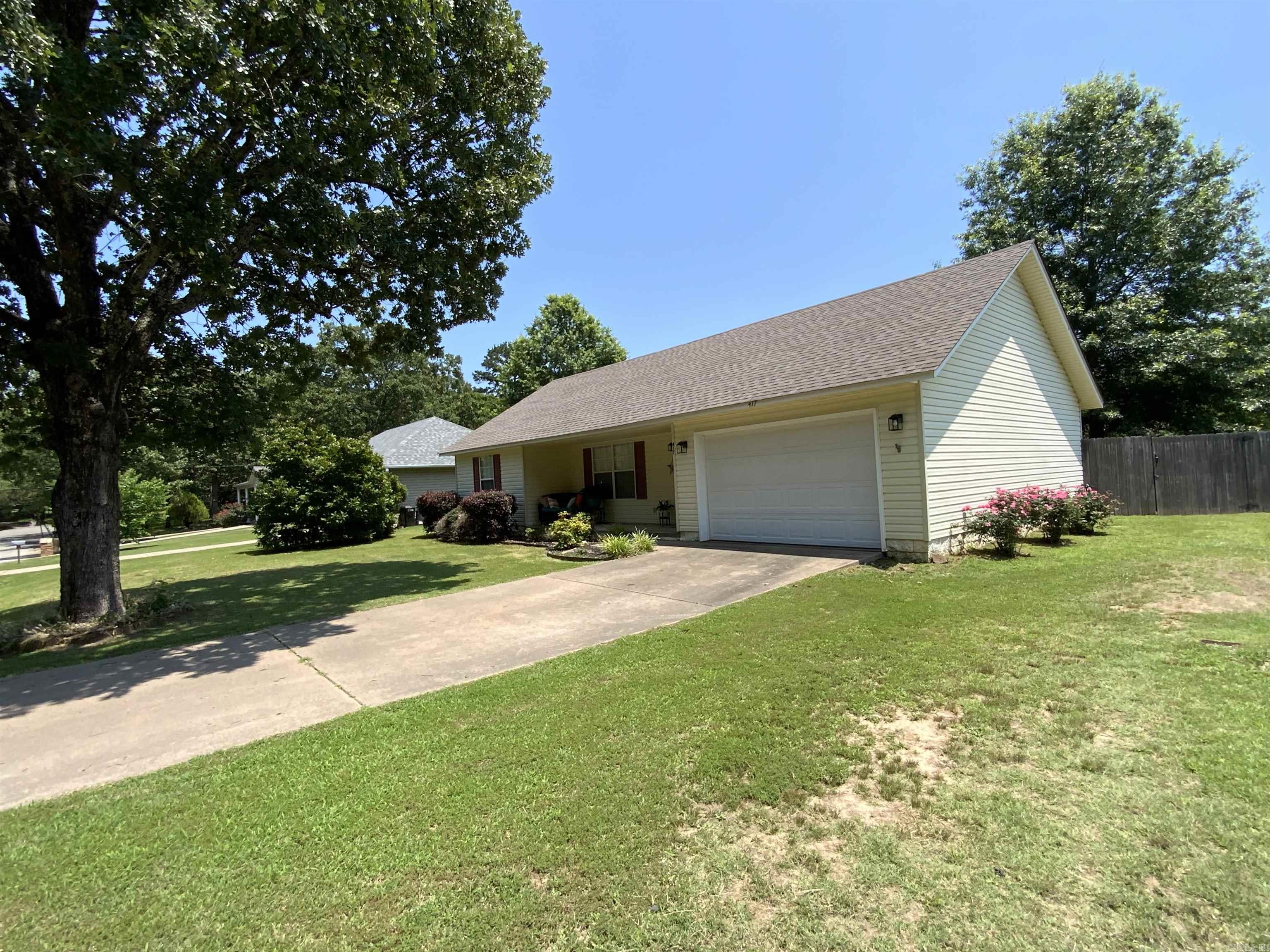 ARROWHEAD VILLAGE - Residential