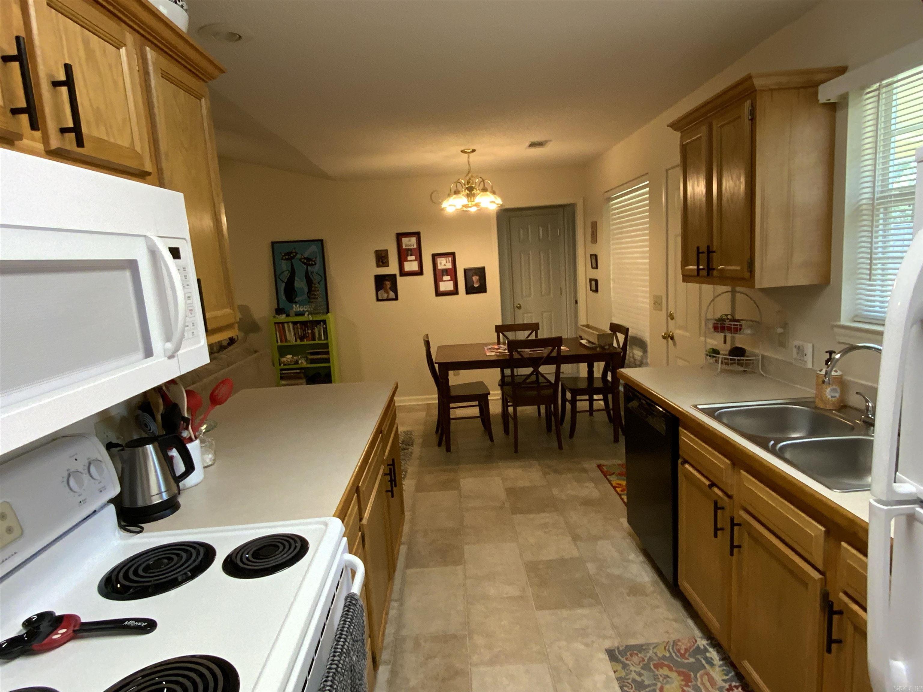 ARROWHEAD VILLAGE - Residential