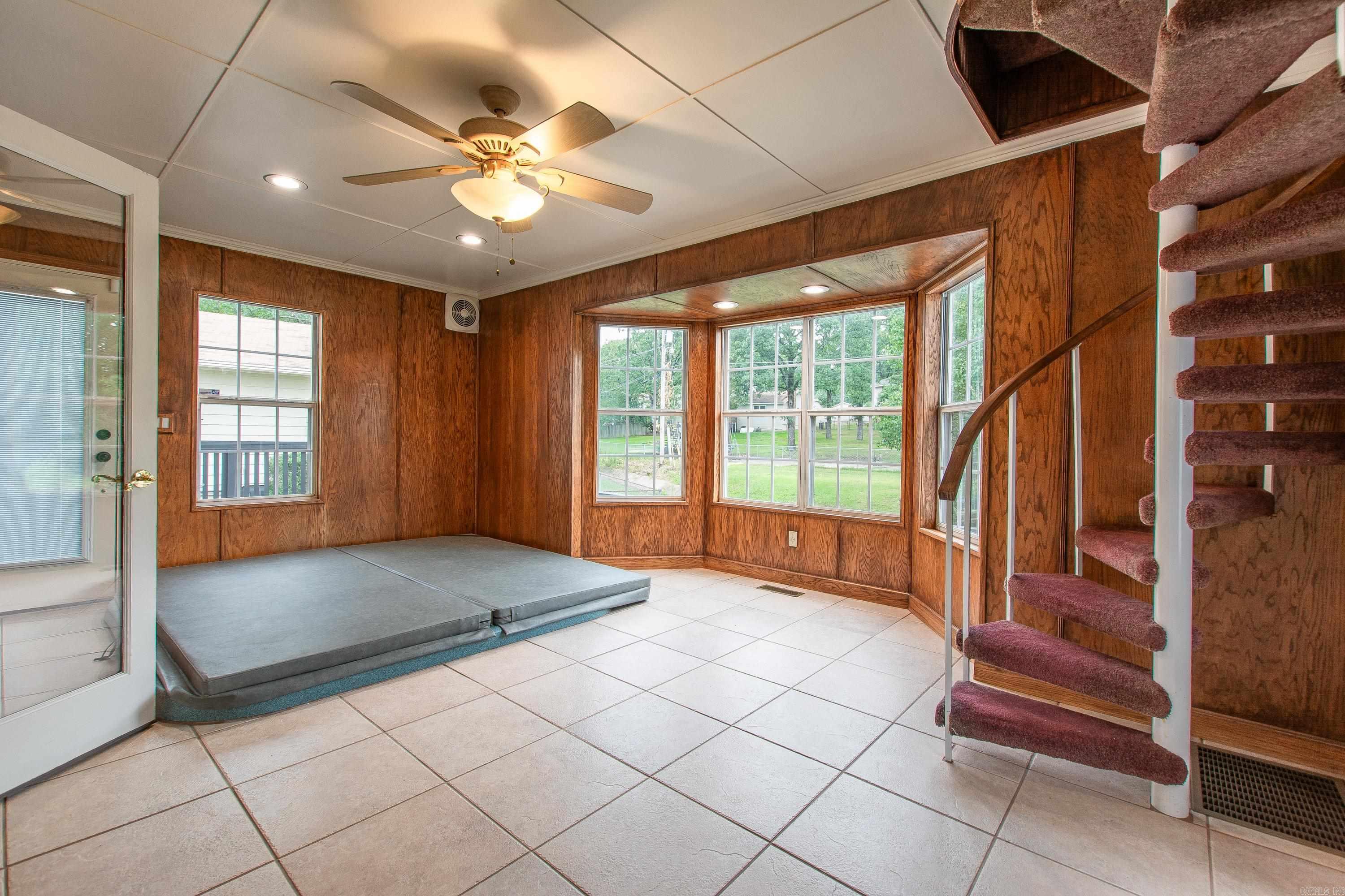 INDIAN HILLS - Residential