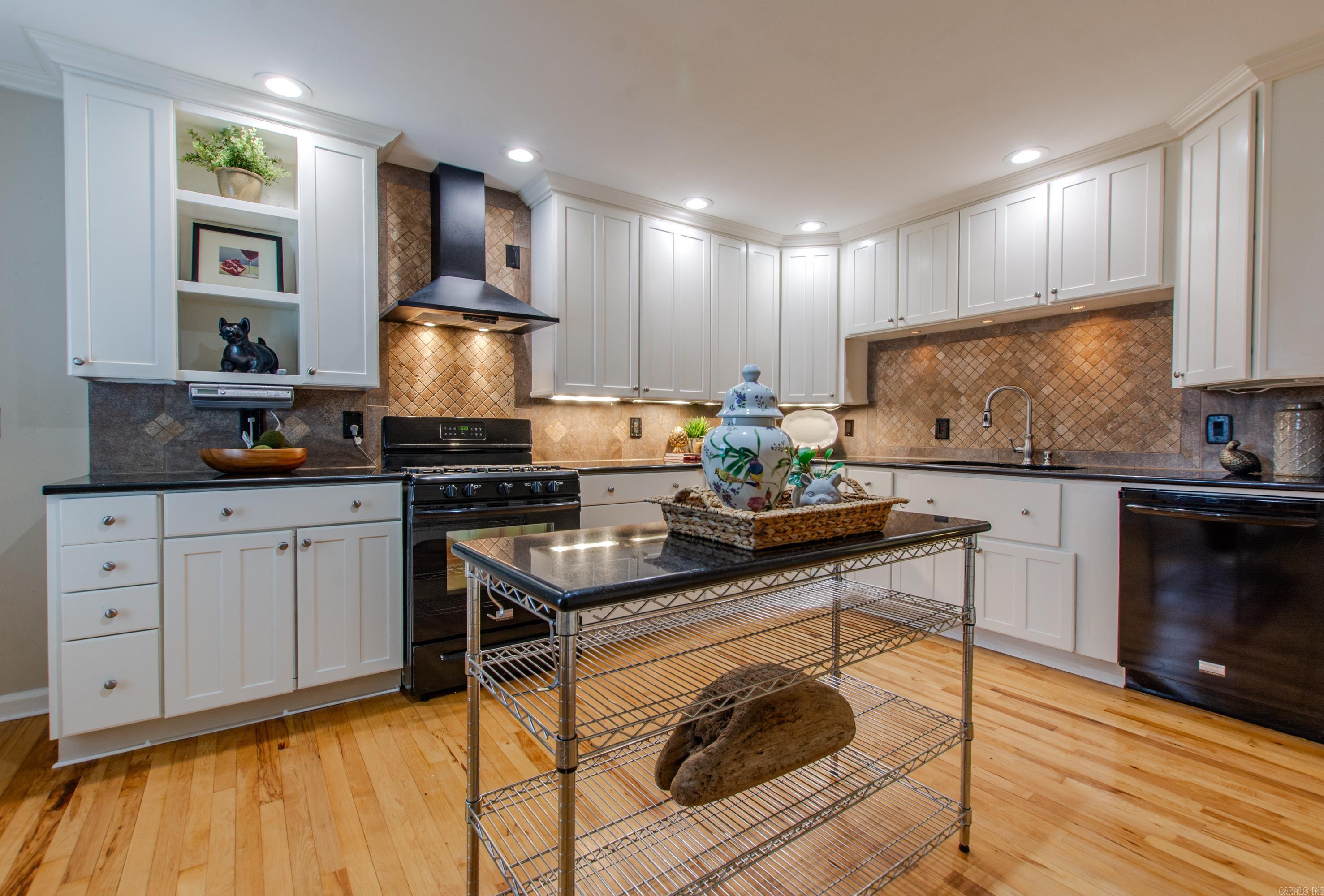 INDIAN HILLS - Residential