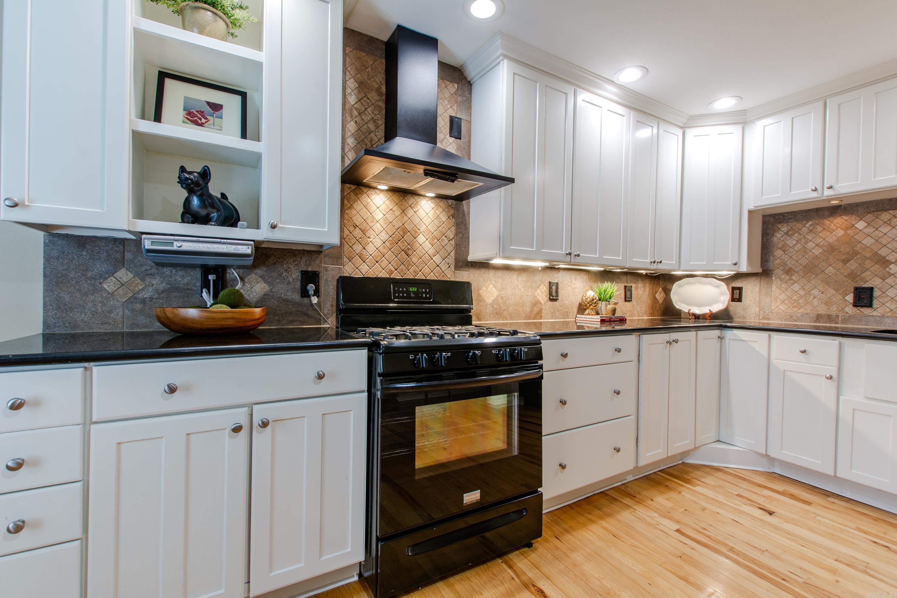 INDIAN HILLS - Residential