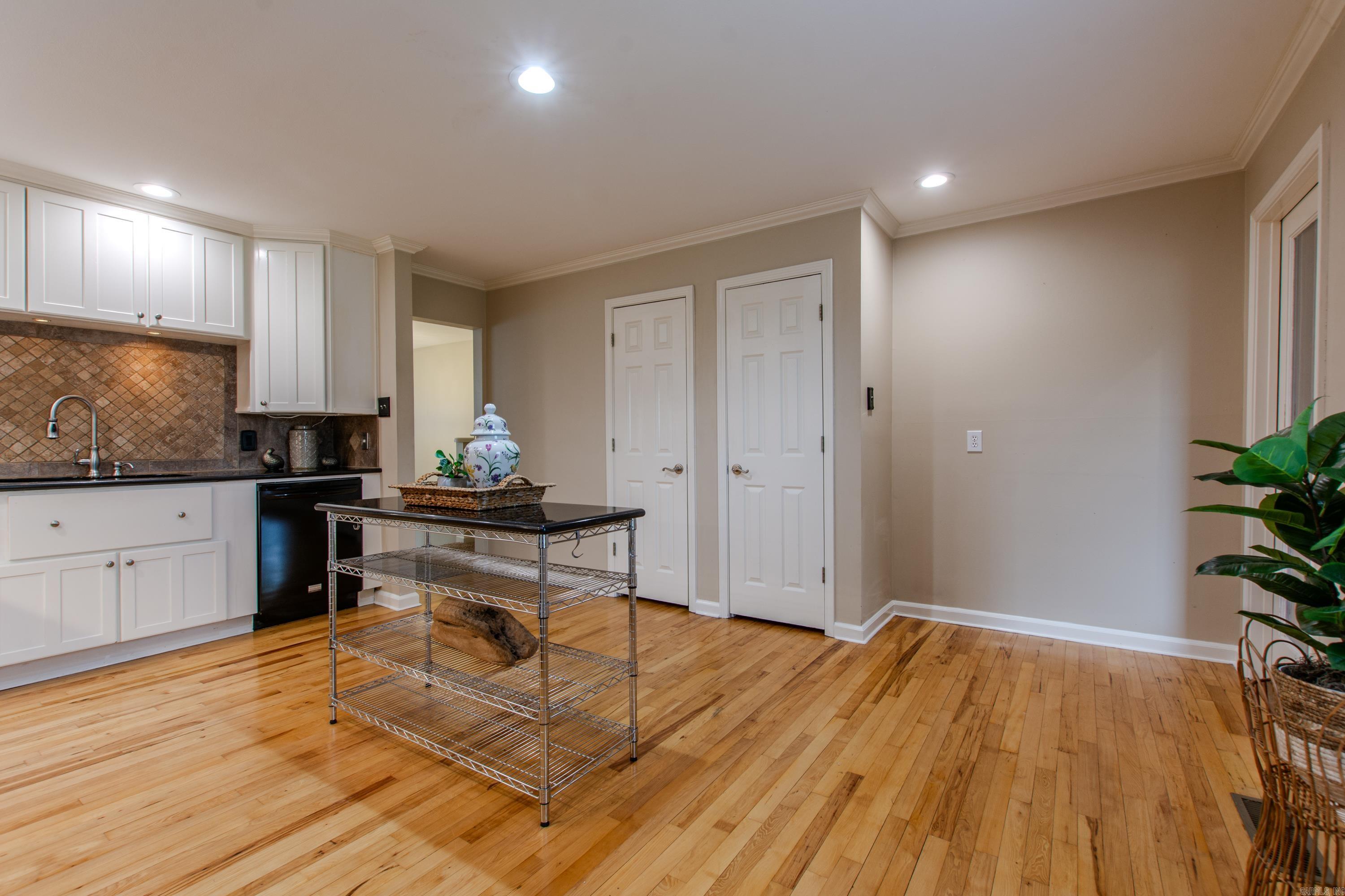 INDIAN HILLS - Residential