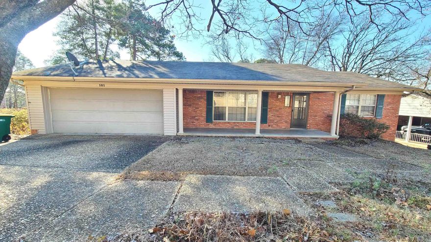Large 4 bedroom 3 bathroom home with 2 living areas, dining area, and office area. Home is furnished with a double wall oven, stove top, dishwasher, and disposal. Hardwood floors upstairs, new carpet downstairs, ceiling fans throughout, 2 car garage, patio, and fenced backyard.