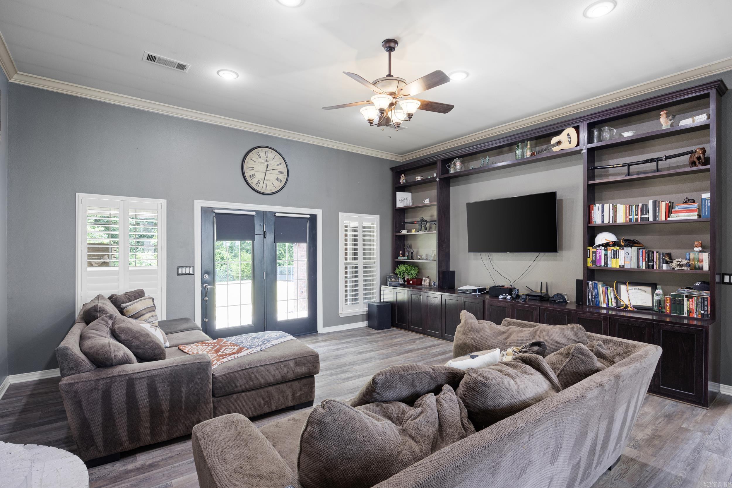 ROCKCLIFFE - Residential