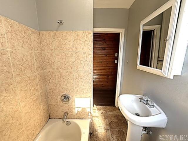 BARROW JOHN - Residential