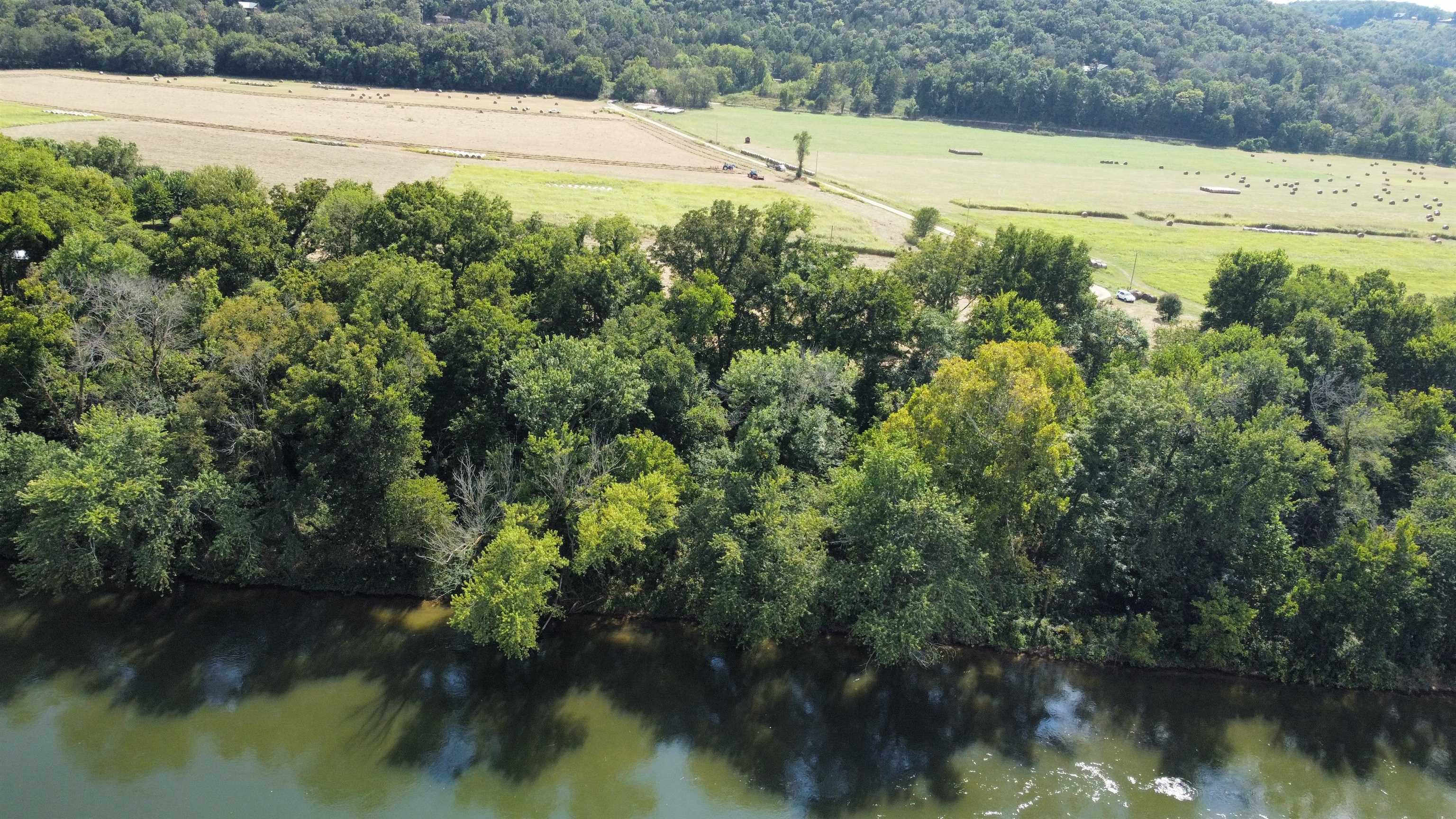 FOLL ROUND BOTTOM - Land