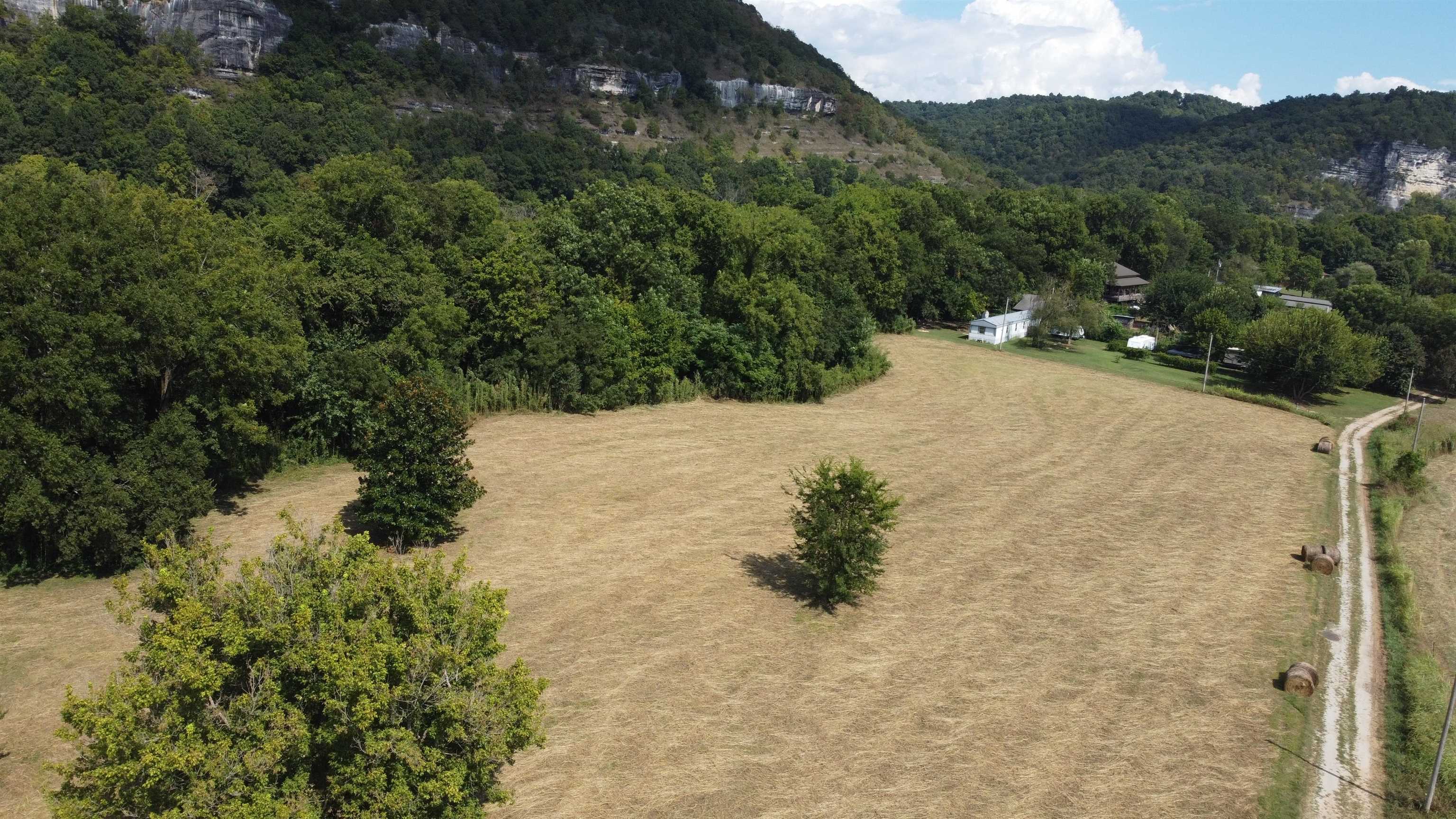 FOLL ROUND BOTTOM - Land