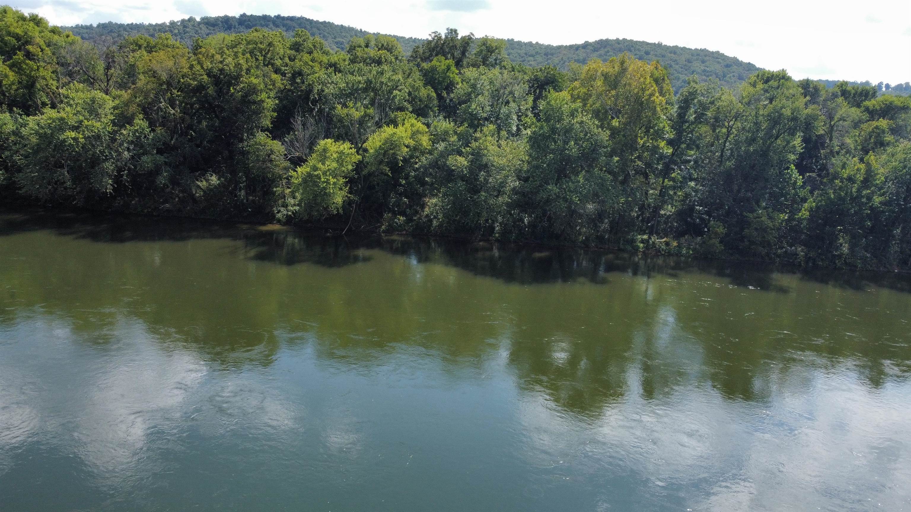 FOLL ROUND BOTTOM - Land