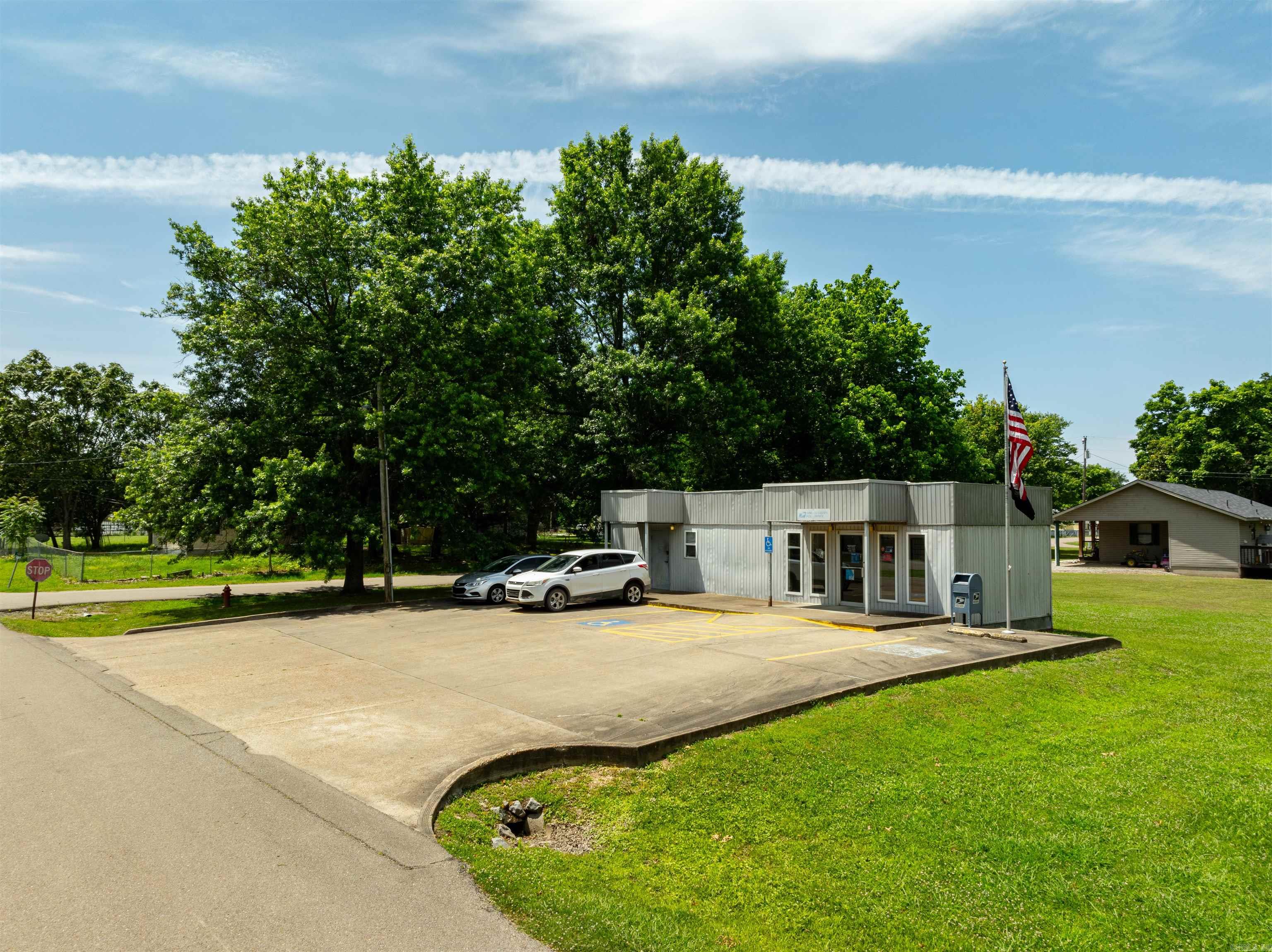 ORIGINAL TOWN 04 EAST - Commercial Sale