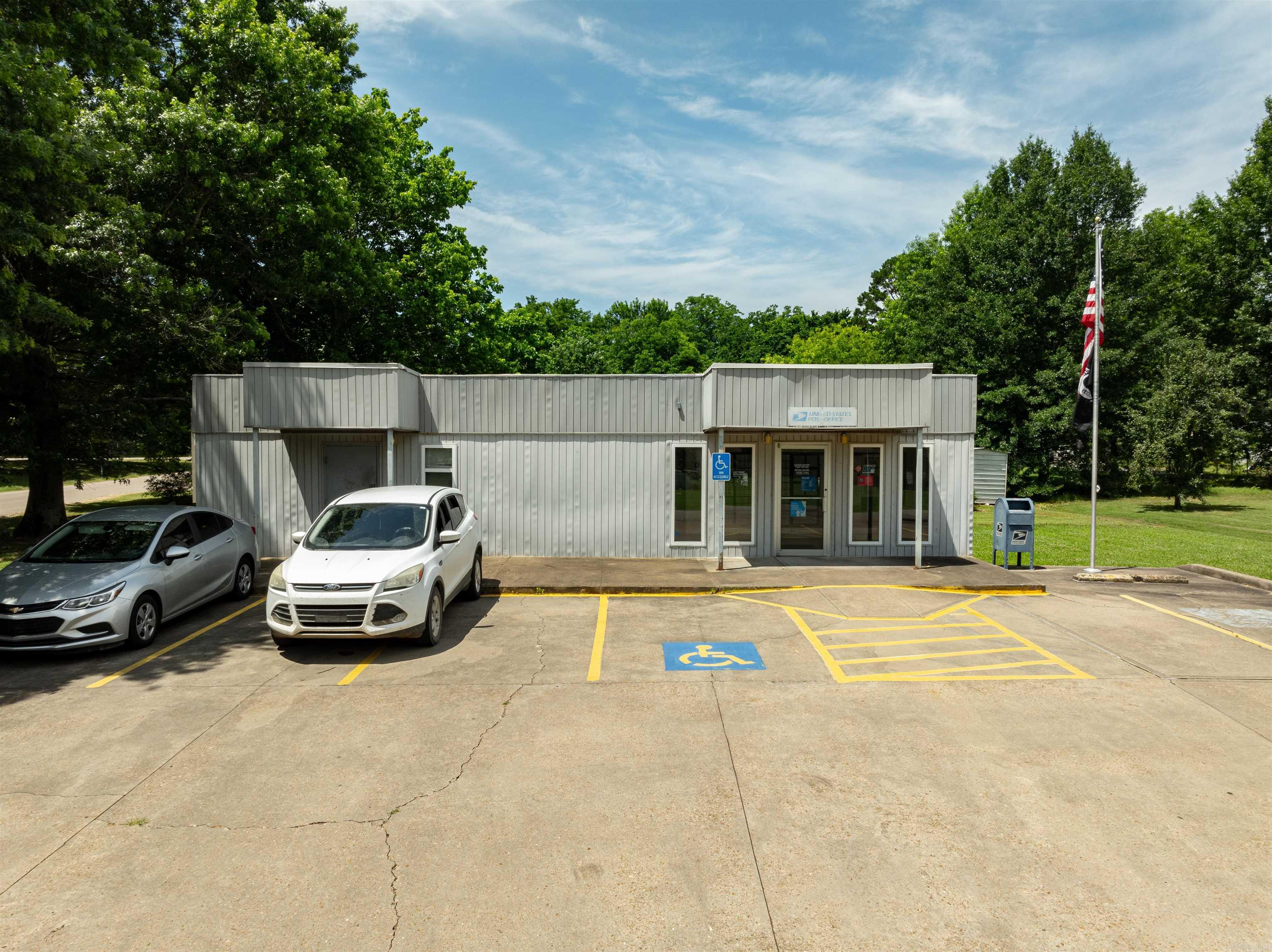 ORIGINAL TOWN 04 EAST - Commercial Sale