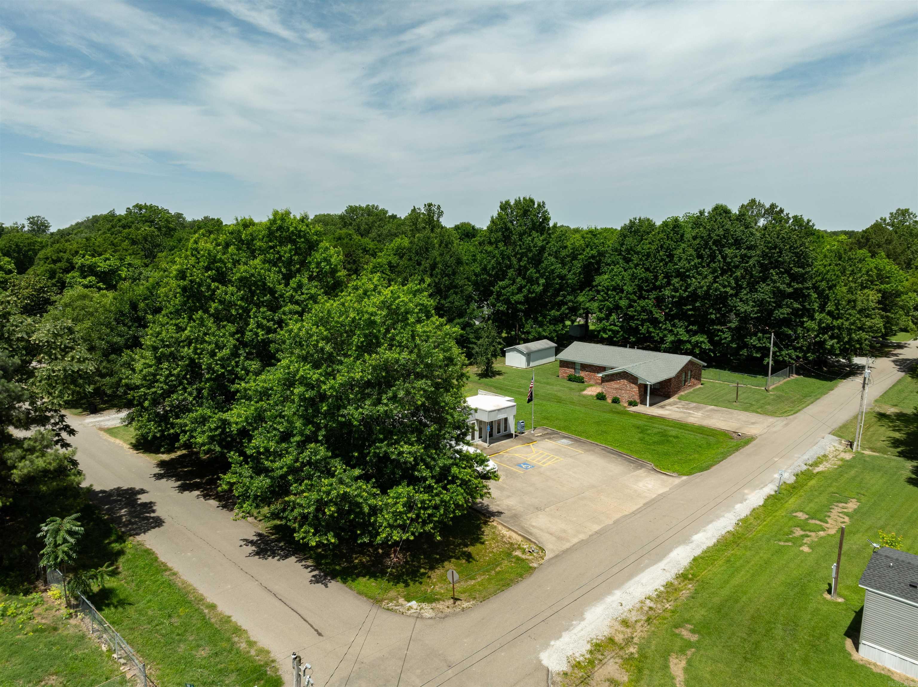 ORIGINAL TOWN 04 EAST - Commercial Sale