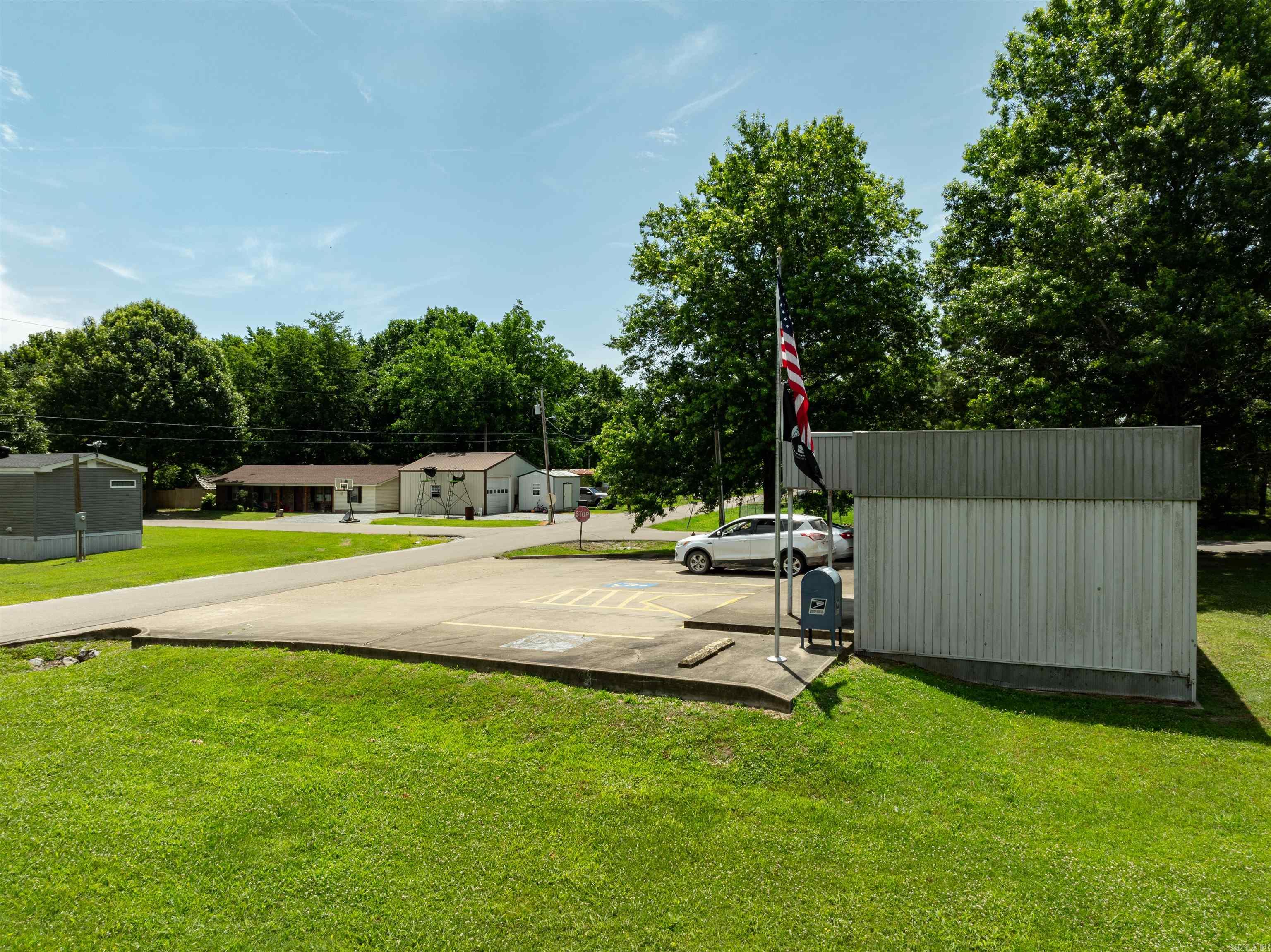 ORIGINAL TOWN 04 EAST - Commercial Sale