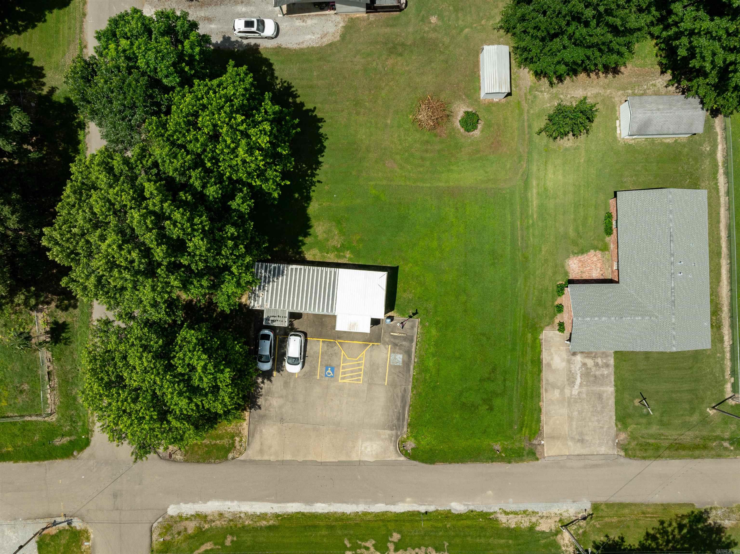 ORIGINAL TOWN 04 EAST - Commercial Sale