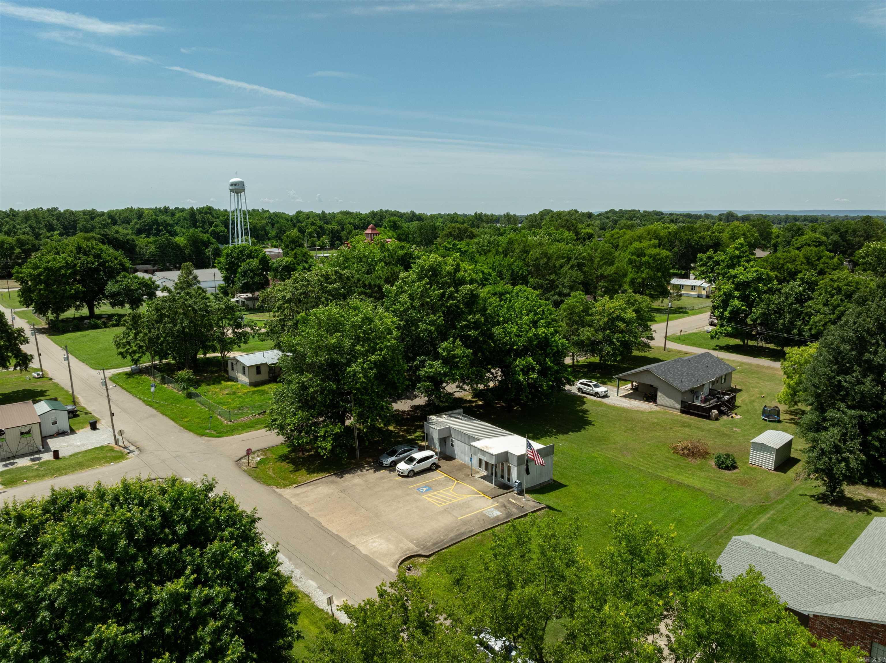 ORIGINAL TOWN 04 EAST - Commercial Sale