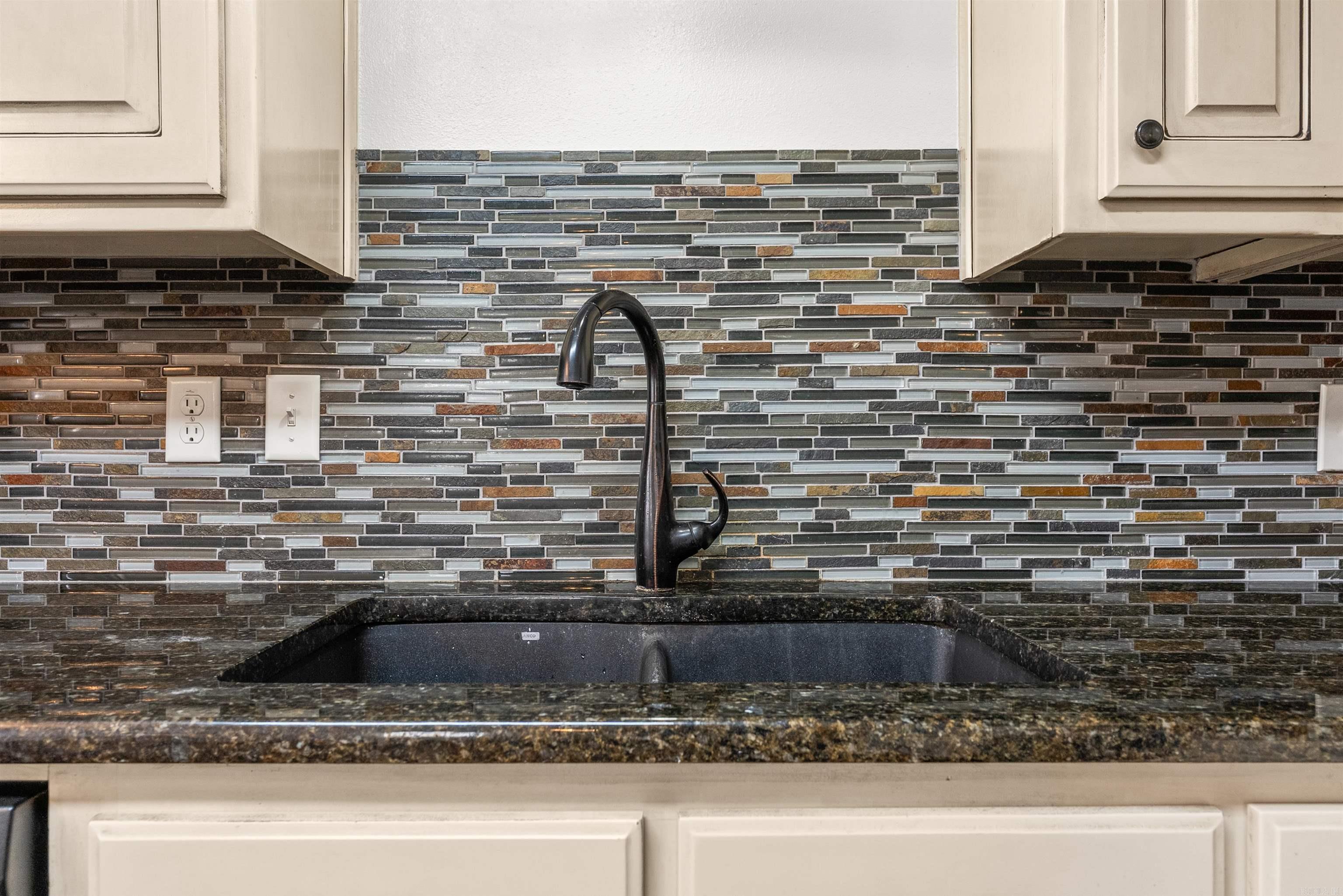 BENTON PLACE ADDN - Residential