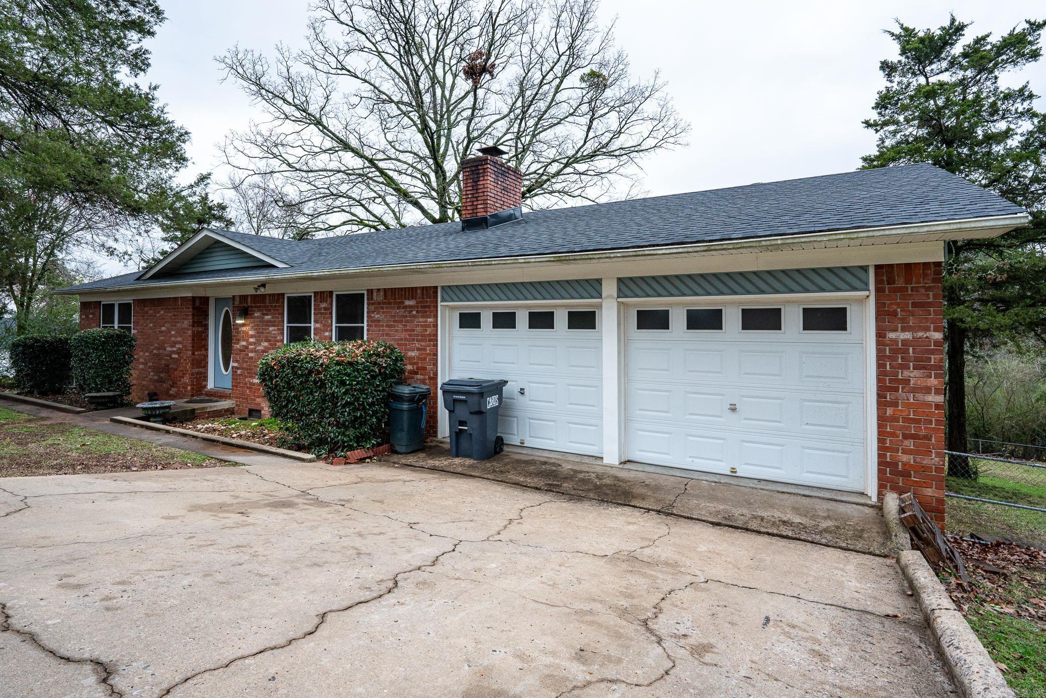 PINE CREST HILL - Residential