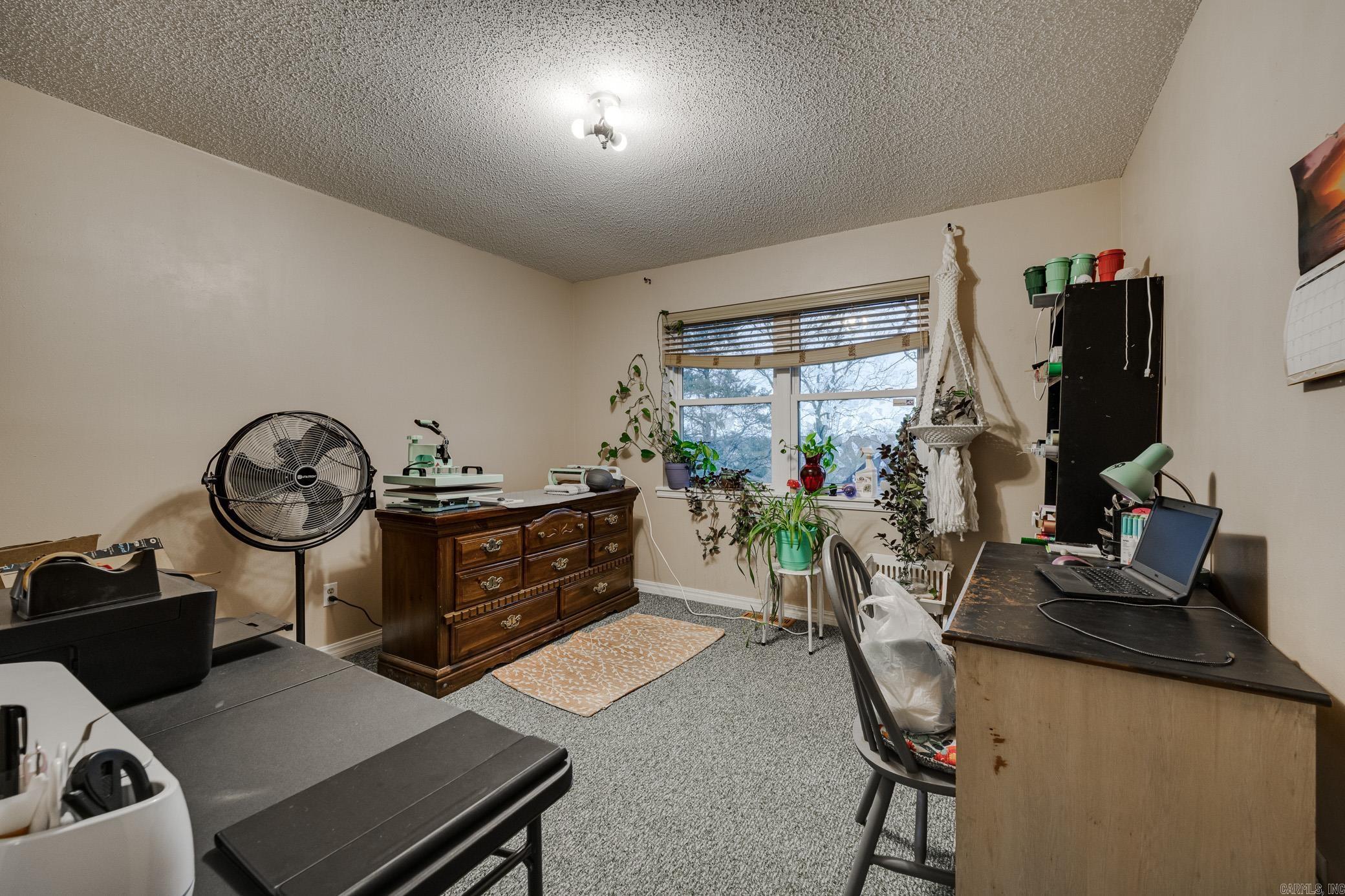 PINE CREST HILL - Residential