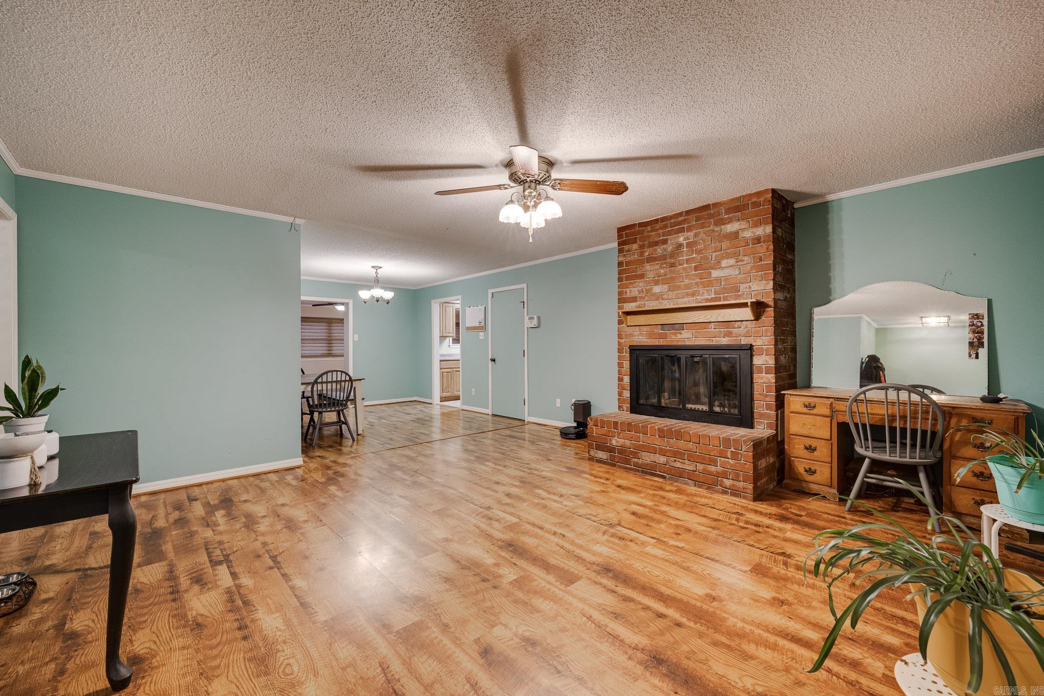 PINE CREST HILL - Residential