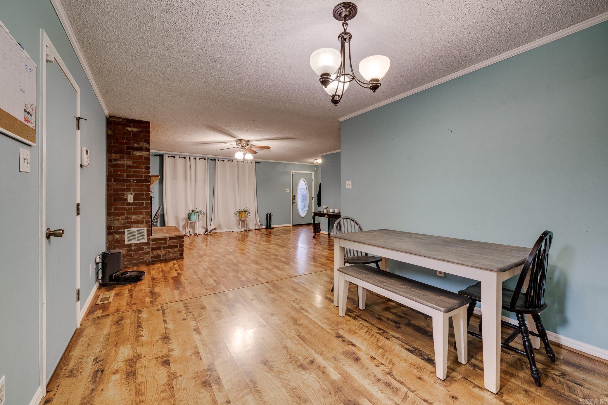 PINE CREST HILL - Residential