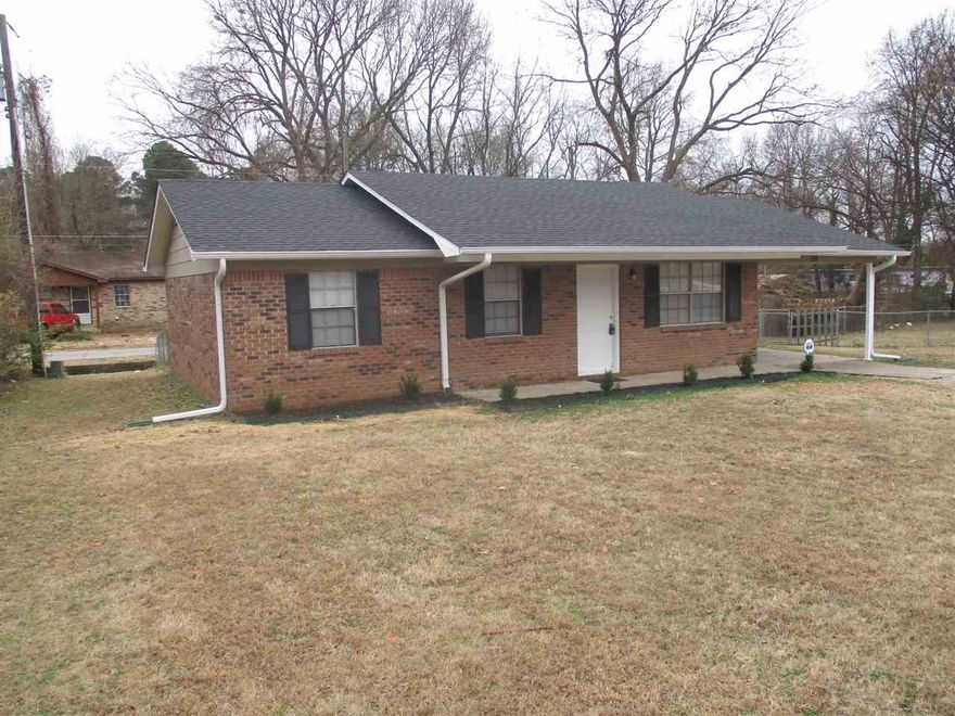 This beautiful 3bd-1.5ba-1ca home in Jacksonville has been completely renovated! The home has new paint on the interior-exterior and updated landscaping providing a welcoming curb-appeal. Your new home features gorgeous wood vinyl flooring throughout the main areas and plush new carpet in the bedrooms. We have updated the AC system and water heater to insure you are comfortable in the heat of the summer and provide efficiency. Your new kitchen has refinished white cabinets with new modern countertops.