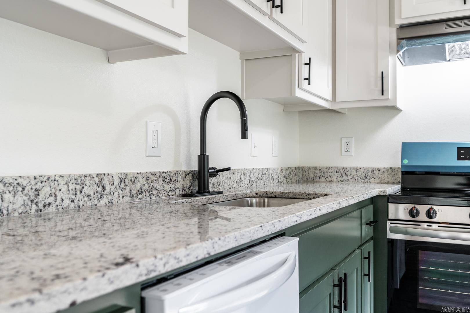 FOREST HILLS - Residential