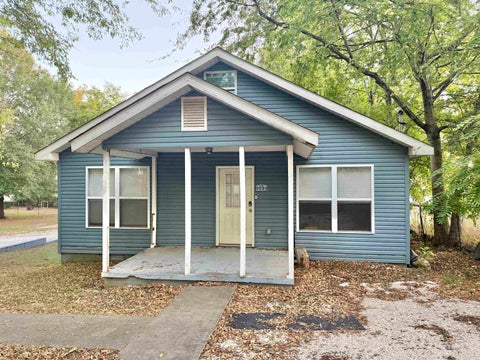 Photo of 325 Leonard Street, Hot Springs, AR 71913 (MLS # 26042854)